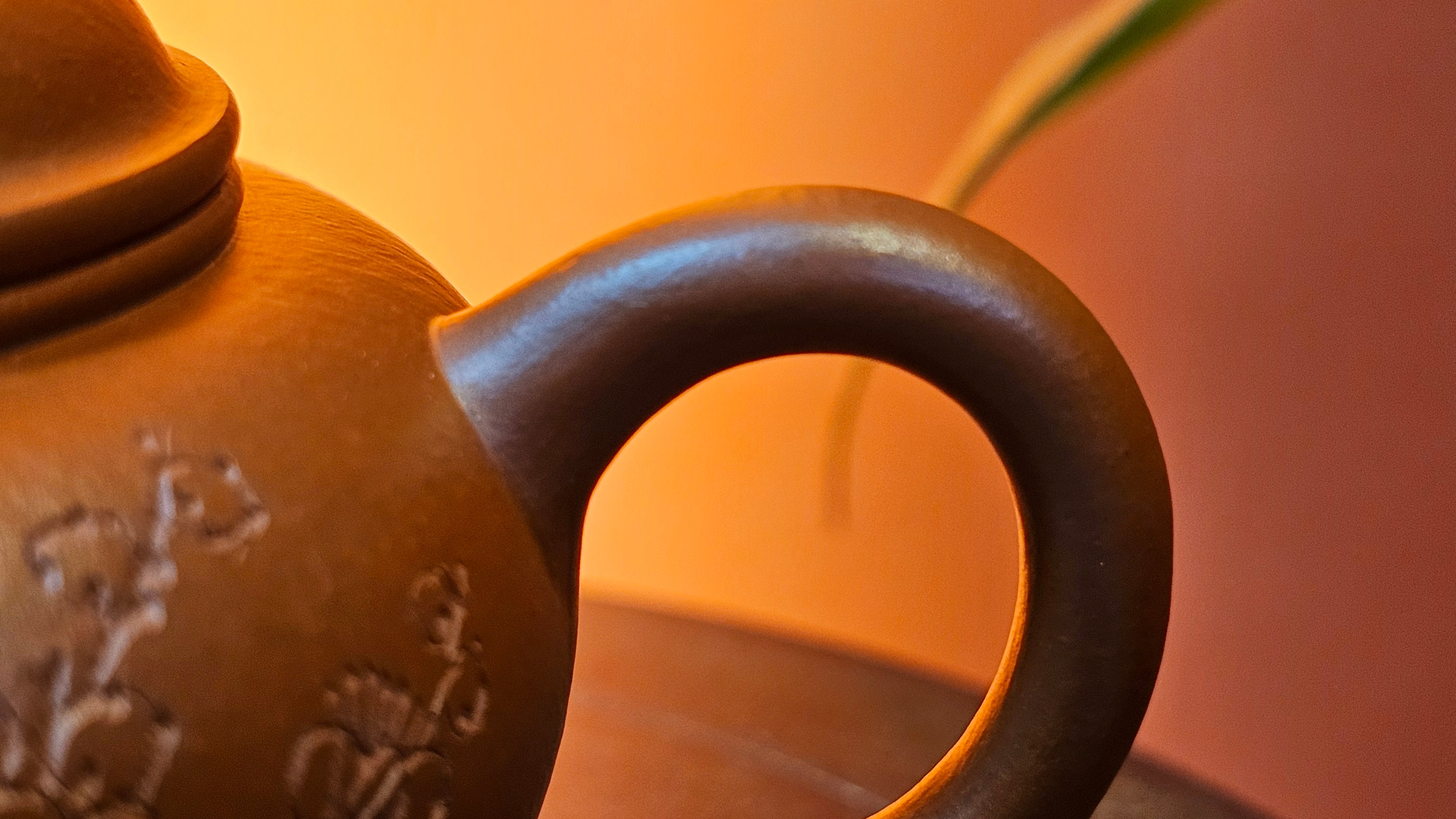 Shui Ping 水平, 155.5ml, Xiao Mei Yao Zhu Ni 小煤窑朱泥, by our Craftsman Chen Yue Fei 陈跃飞, Plum Blossoms Engraving by Craftsman Yi De Shu 一德书 ~!Congratulations to Mr A.D.P.! 1127hrs 12th Nov 2025, Forest! Belgium🇧🇪!