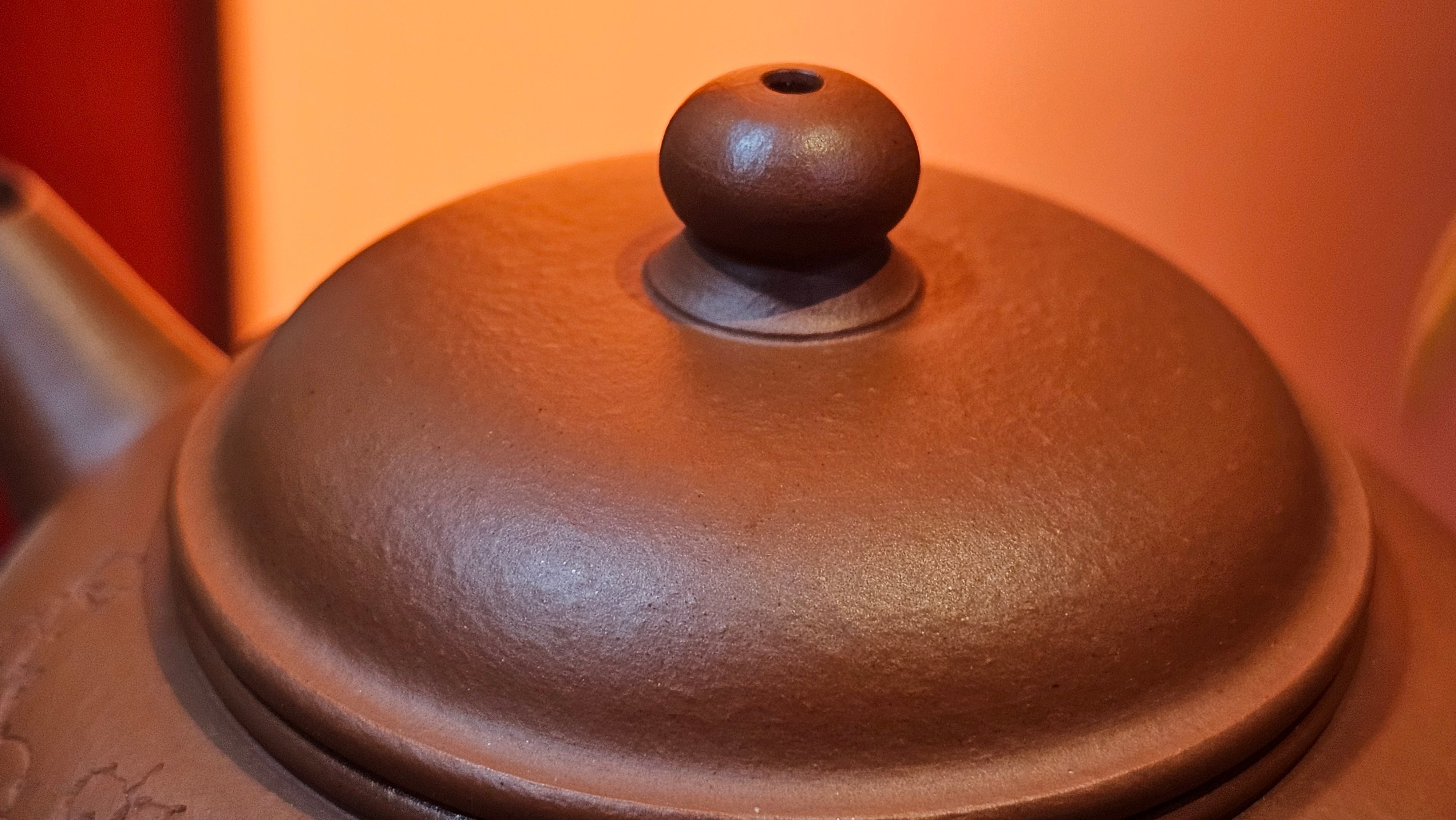 Shui Ping 水平, 155.5ml, Xiao Mei Yao Zhu Ni 小煤窑朱泥, by our Craftsman Chen Yue Fei 陈跃飞, Plum Blossoms Engraving by Craftsman Yi De Shu 一德书 ~!Congratulations to Mr A.D.P.! 1127hrs 12th Nov 2025, Forest! Belgium🇧🇪!