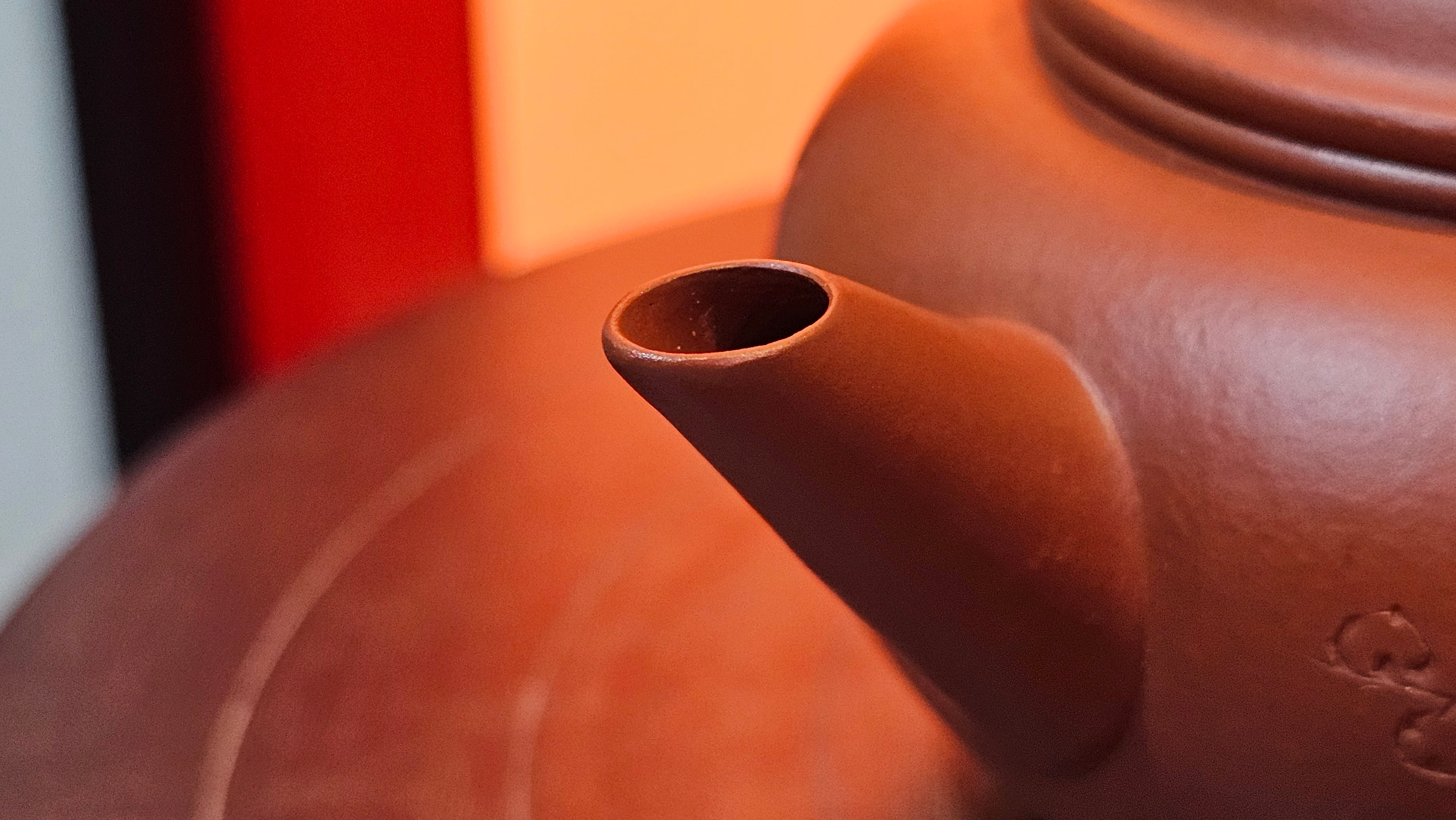 Shui Ping 水平, 155.5ml, Xiao Mei Yao Zhu Ni 小煤窑朱泥, by our Craftsman Chen Yue Fei 陈跃飞, Plum Blossoms Engraving by Craftsman Yi De Shu 一德书 ~!Congratulations to Mr A.D.P.! 1127hrs 12th Nov 2025, Forest! Belgium🇧🇪!