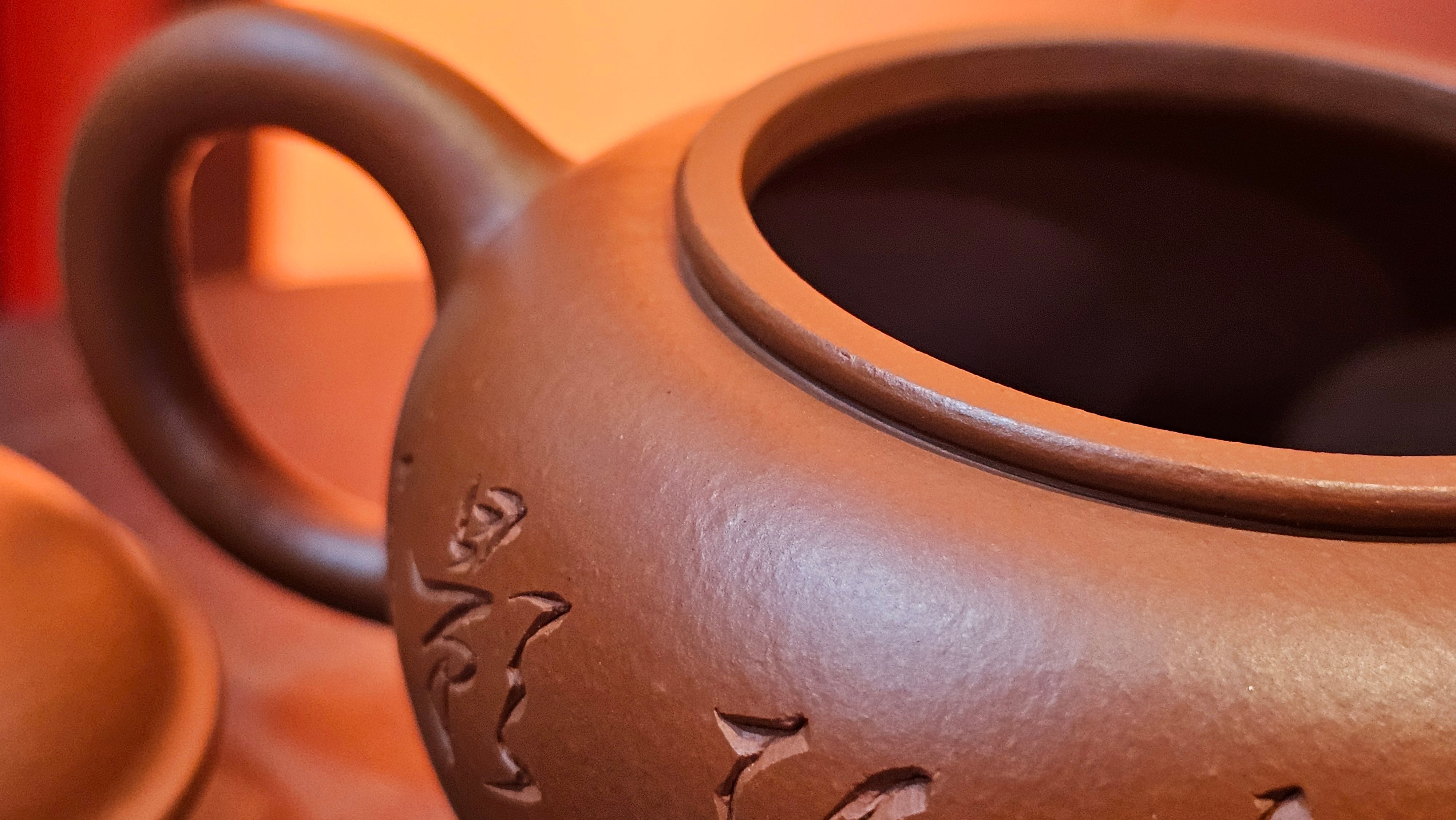 Shui Ping 水平, 155.5ml, Xiao Mei Yao Zhu Ni 小煤窑朱泥, by our Craftsman Chen Yue Fei 陈跃飞, Plum Blossoms Engraving by Craftsman Yi De Shu 一德书 ~!Congratulations to Mr A.D.P.! 1127hrs 12th Nov 2025, Forest! Belgium🇧🇪!