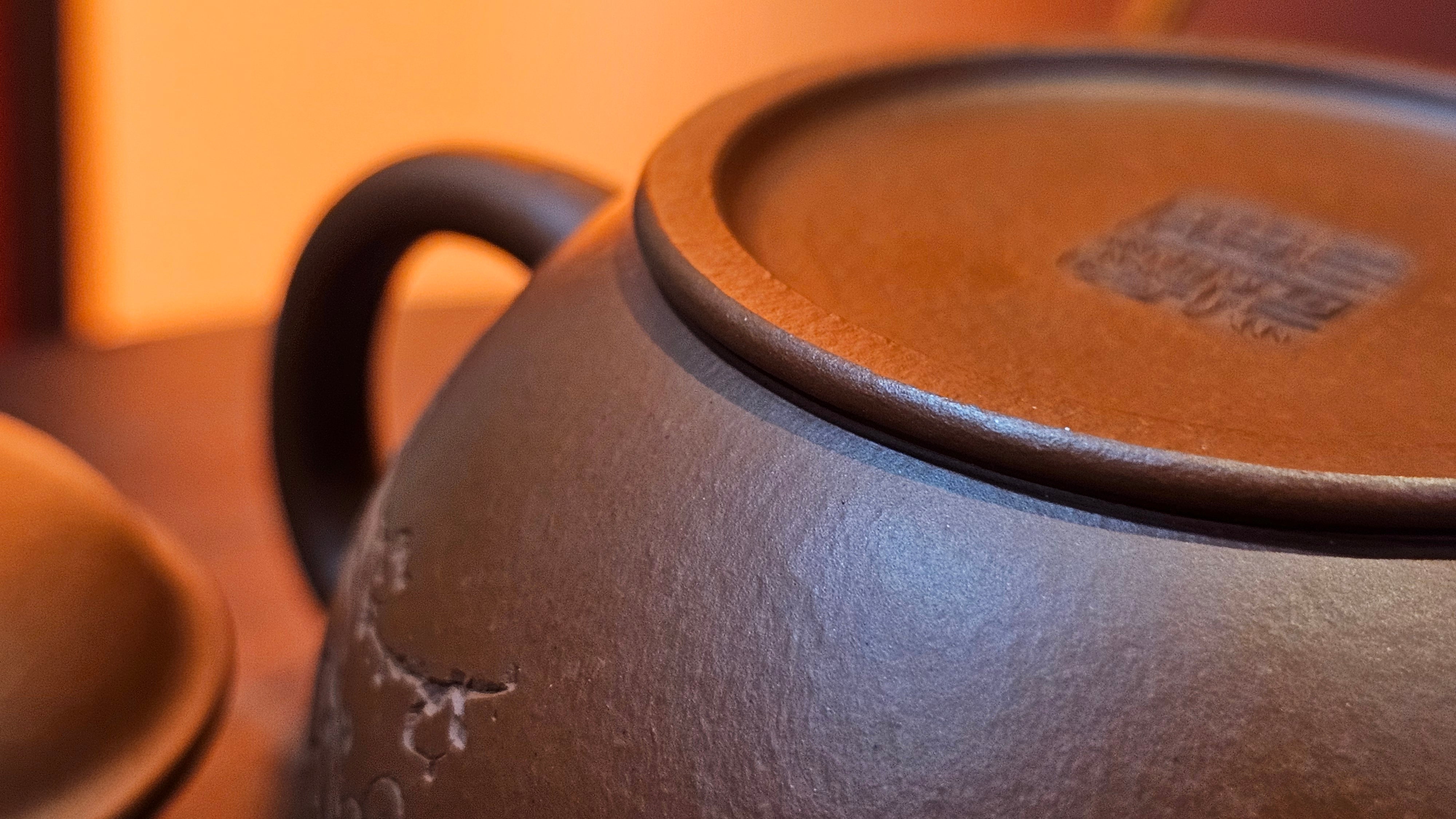 Shui Ping 水平, 155.5ml, Xiao Mei Yao Zhu Ni 小煤窑朱泥, by our Craftsman Chen Yue Fei 陈跃飞, Plum Blossoms Engraving by Craftsman Yi De Shu 一德书 ~!Congratulations to Mr A.D.P.! 1127hrs 12th Nov 2025, Forest! Belgium🇧🇪!