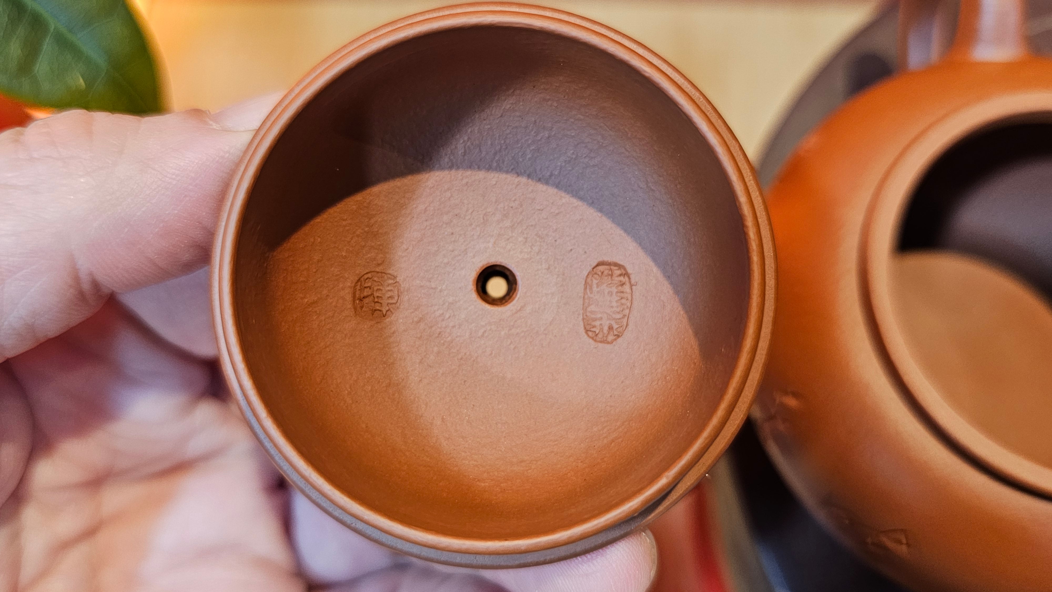 Shui Ping 水平, 155.5ml, Xiao Mei Yao Zhu Ni 小煤窑朱泥, by our Craftsman Chen Yue Fei 陈跃飞, Plum Blossoms Engraving by Craftsman Yi De Shu 一德书 ~!Congratulations to Mr A.D.P.! 1127hrs 12th Nov 2025, Forest! Belgium🇧🇪!