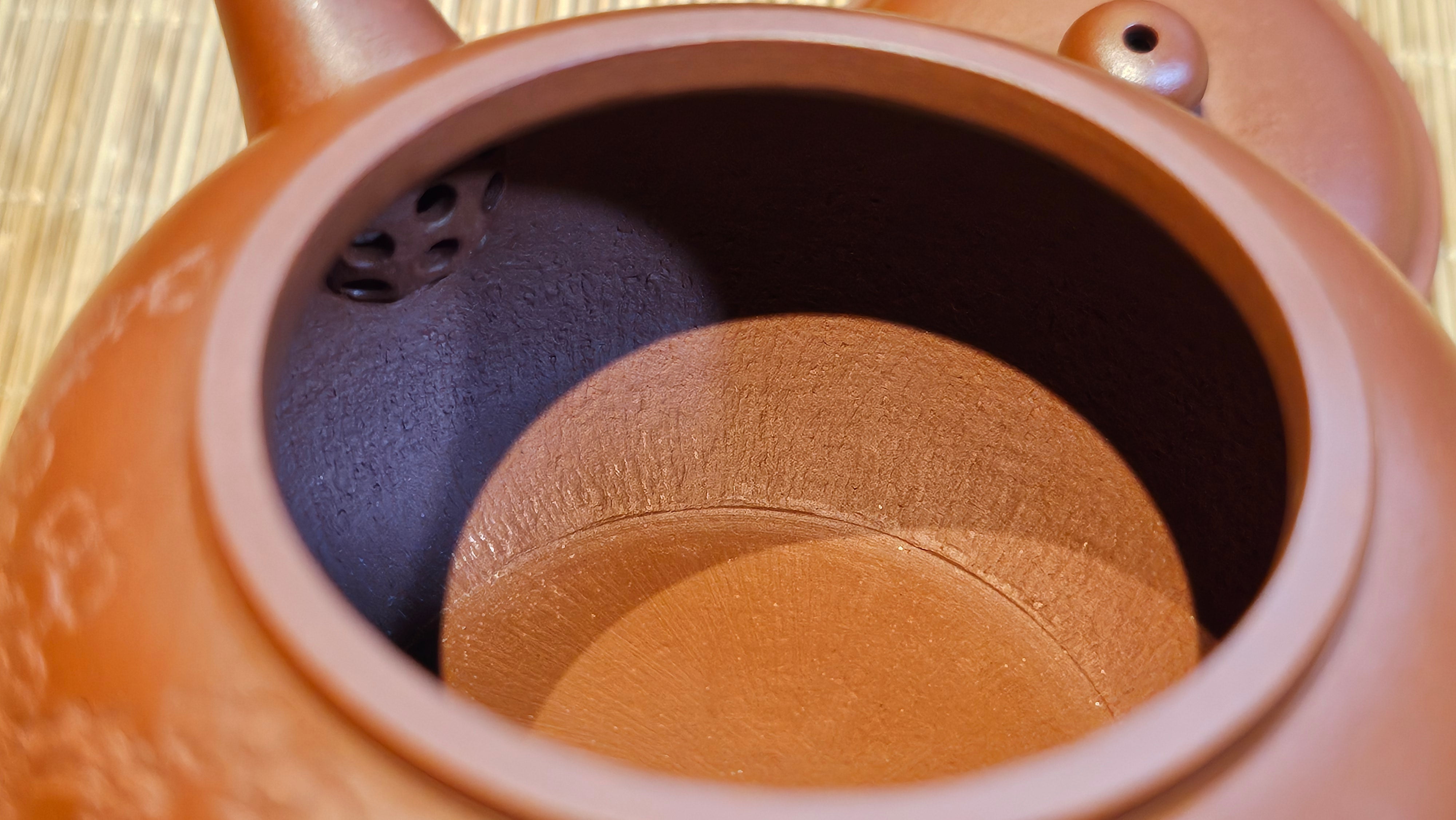 Shui Ping 水平, 155.5ml, Xiao Mei Yao Zhu Ni 小煤窑朱泥, by our Craftsman Chen Yue Fei 陈跃飞, Plum Blossoms Engraving by Craftsman Yi De Shu 一德书 ~!Congratulations to Mr A.D.P.! 1127hrs 12th Nov 2025, Forest! Belgium🇧🇪!