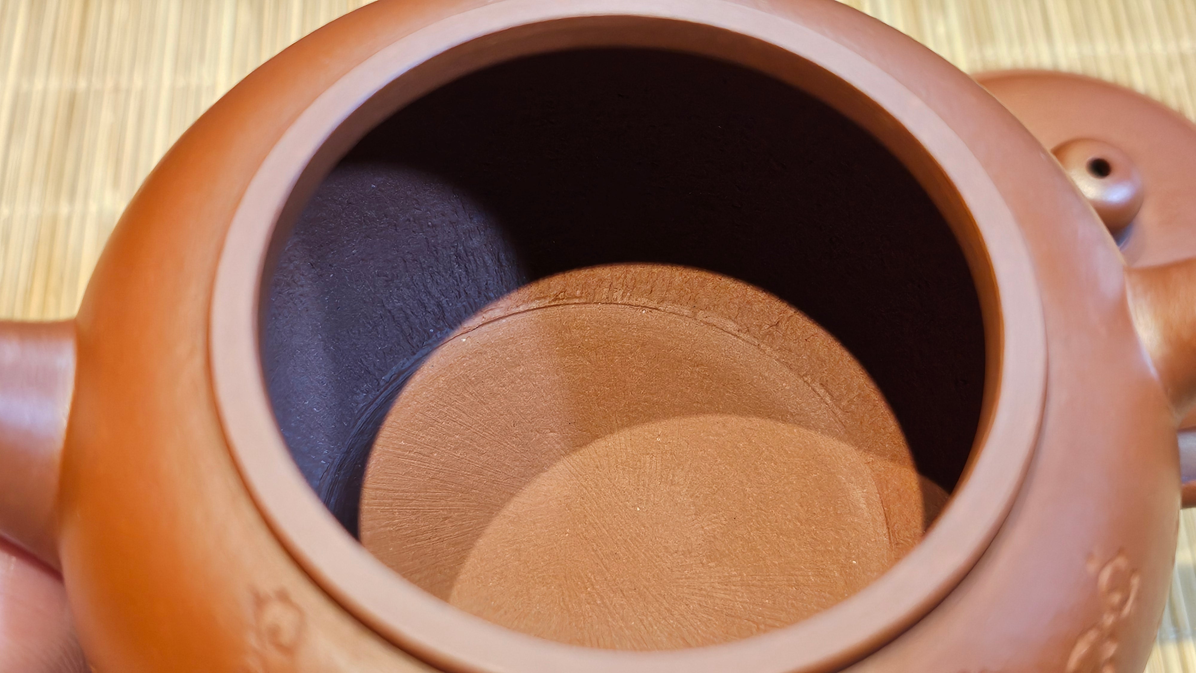 Shui Ping 水平, 155.5ml, Xiao Mei Yao Zhu Ni 小煤窑朱泥, by our Craftsman Chen Yue Fei 陈跃飞, Plum Blossoms Engraving by Craftsman Yi De Shu 一德书 ~!Congratulations to Mr A.D.P.! 1127hrs 12th Nov 2025, Forest! Belgium🇧🇪!