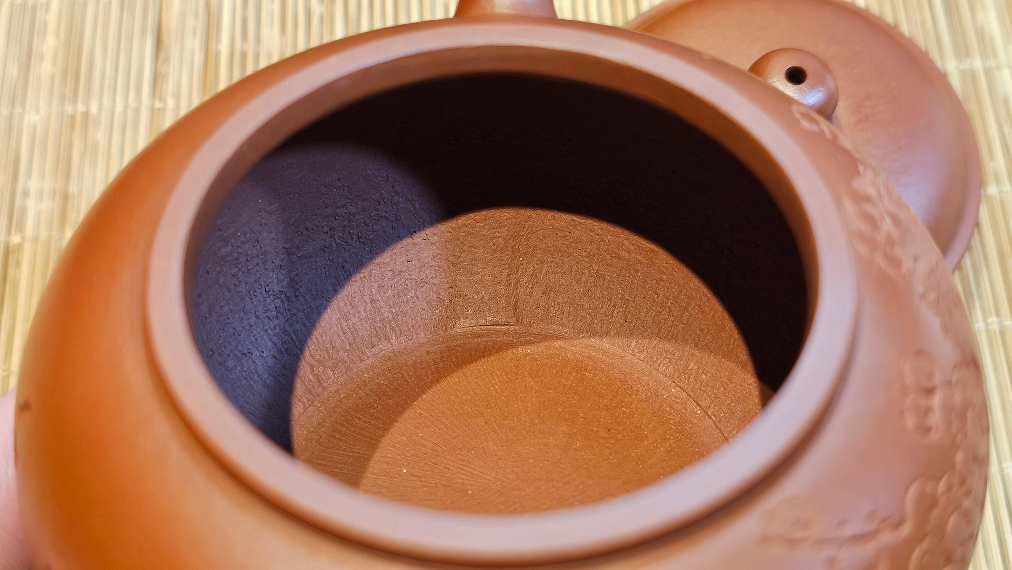 Shui Ping 水平, 155.5ml, Xiao Mei Yao Zhu Ni 小煤窑朱泥, by our Craftsman Chen Yue Fei 陈跃飞, Plum Blossoms Engraving by Craftsman Yi De Shu 一德书 ~!Congratulations to Mr A.D.P.! 1127hrs 12th Nov 2025, Forest! Belgium🇧🇪!