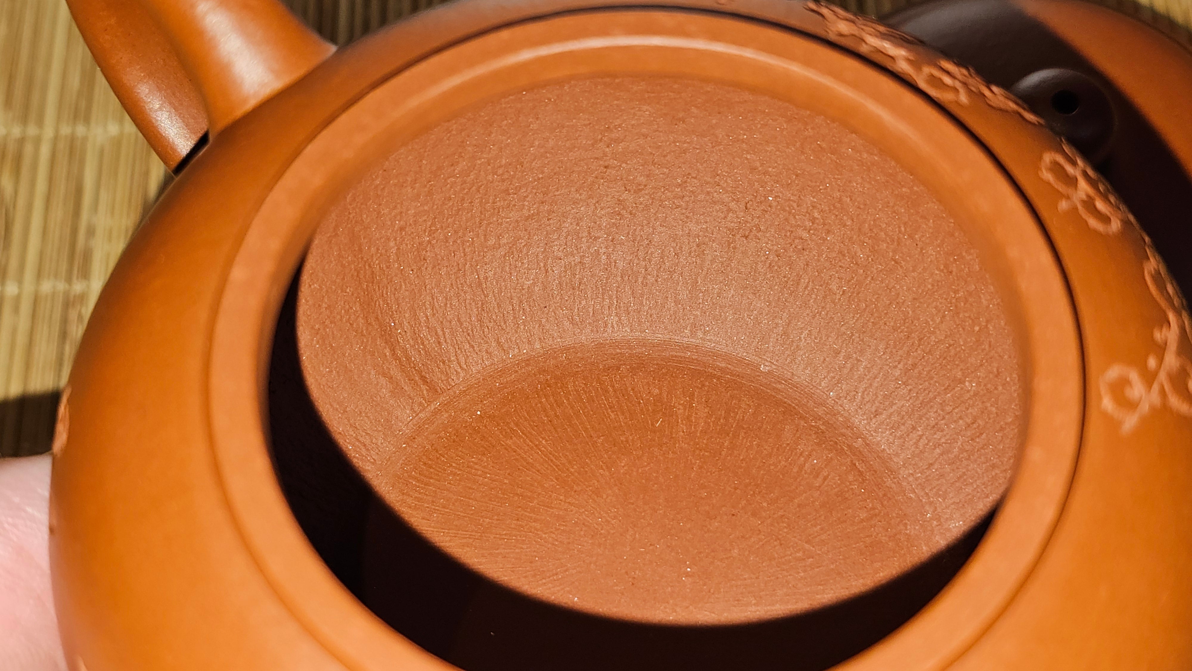 Shui Ping 水平, 155.5ml, Xiao Mei Yao Zhu Ni 小煤窑朱泥, by our Craftsman Chen Yue Fei 陈跃飞, Plum Blossoms Engraving by Craftsman Yi De Shu 一德书 ~!Congratulations to Mr A.D.P.! 1127hrs 12th Nov 2025, Forest! Belgium🇧🇪!