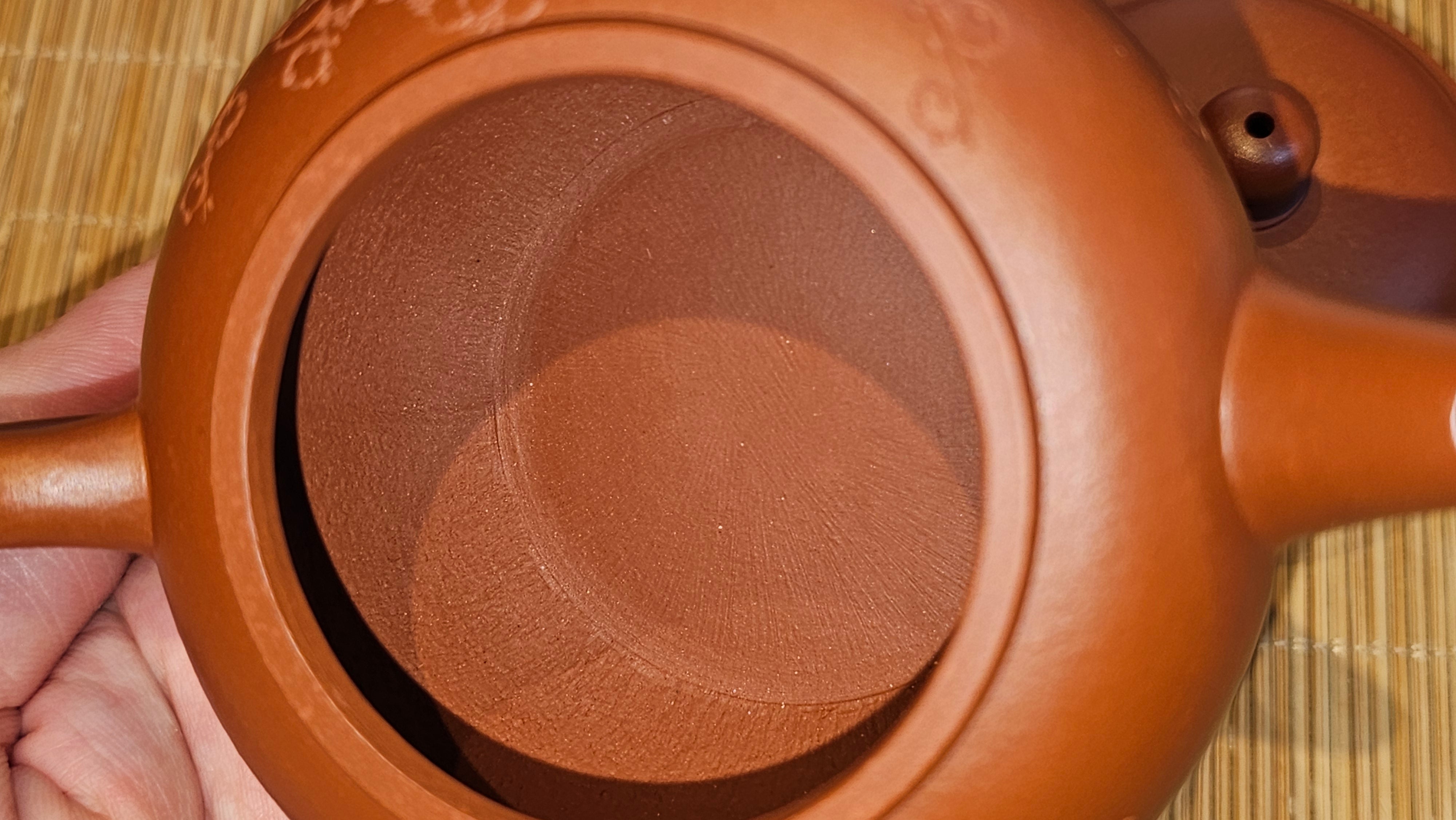 Shui Ping 水平, 155.5ml, Xiao Mei Yao Zhu Ni 小煤窑朱泥, by our Craftsman Chen Yue Fei 陈跃飞, Plum Blossoms Engraving by Craftsman Yi De Shu 一德书 ~!Congratulations to Mr A.D.P.! 1127hrs 12th Nov 2025, Forest! Belgium🇧🇪!