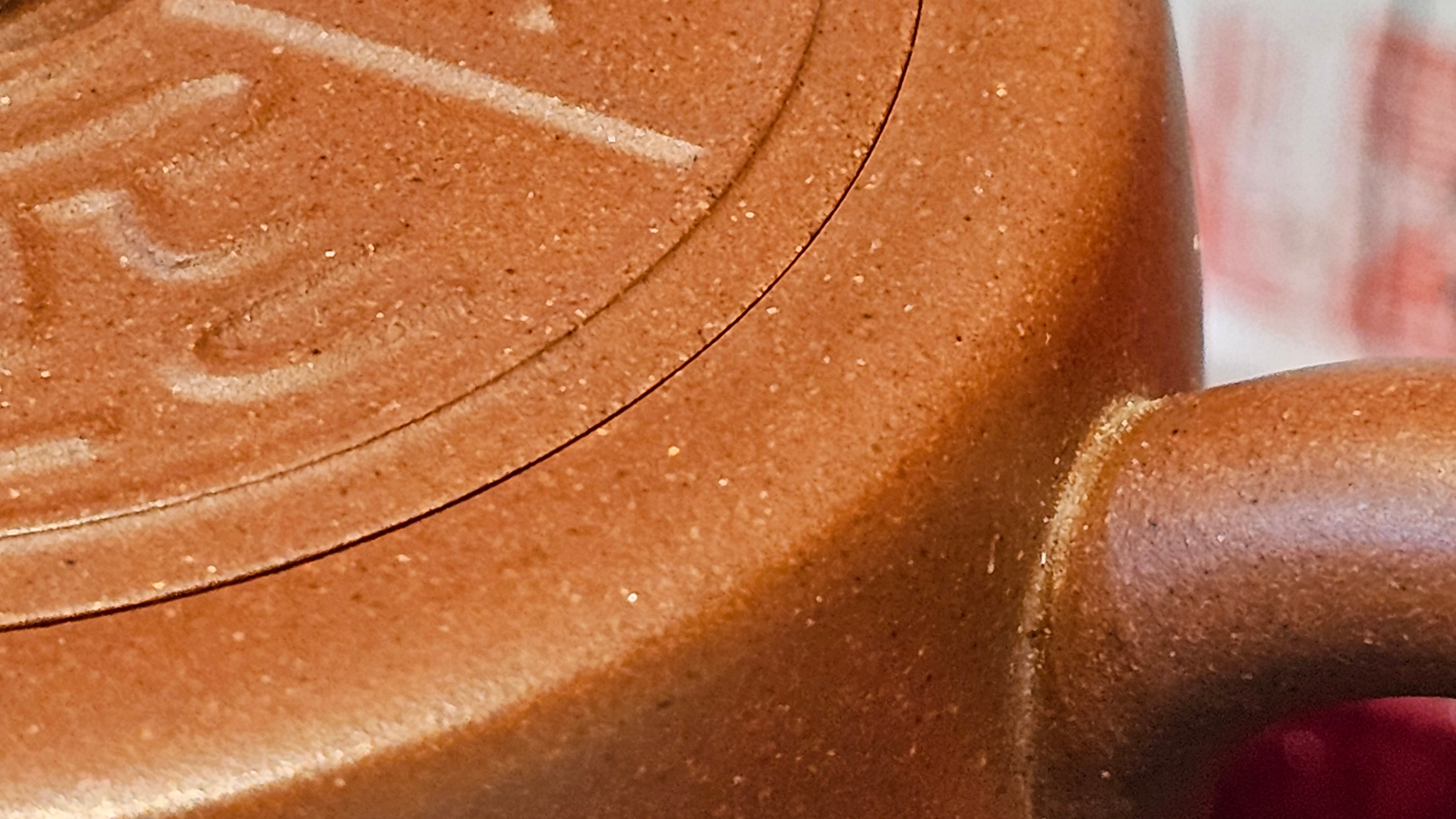 《益寿延年》"Yi Shou Yan Nian", 251.3ml, AUSPICIOUS. Longevity Blessing! Lid Top Clay Sculpting, Poem Engraving, Crafted with Cao Family's Di Cao Qing By Assoc Master Artist Zhang Ke ~ Congratulations to Mr J.C.K.! 1909hrs 27th Nov 2025, Rio Rancho! NM!