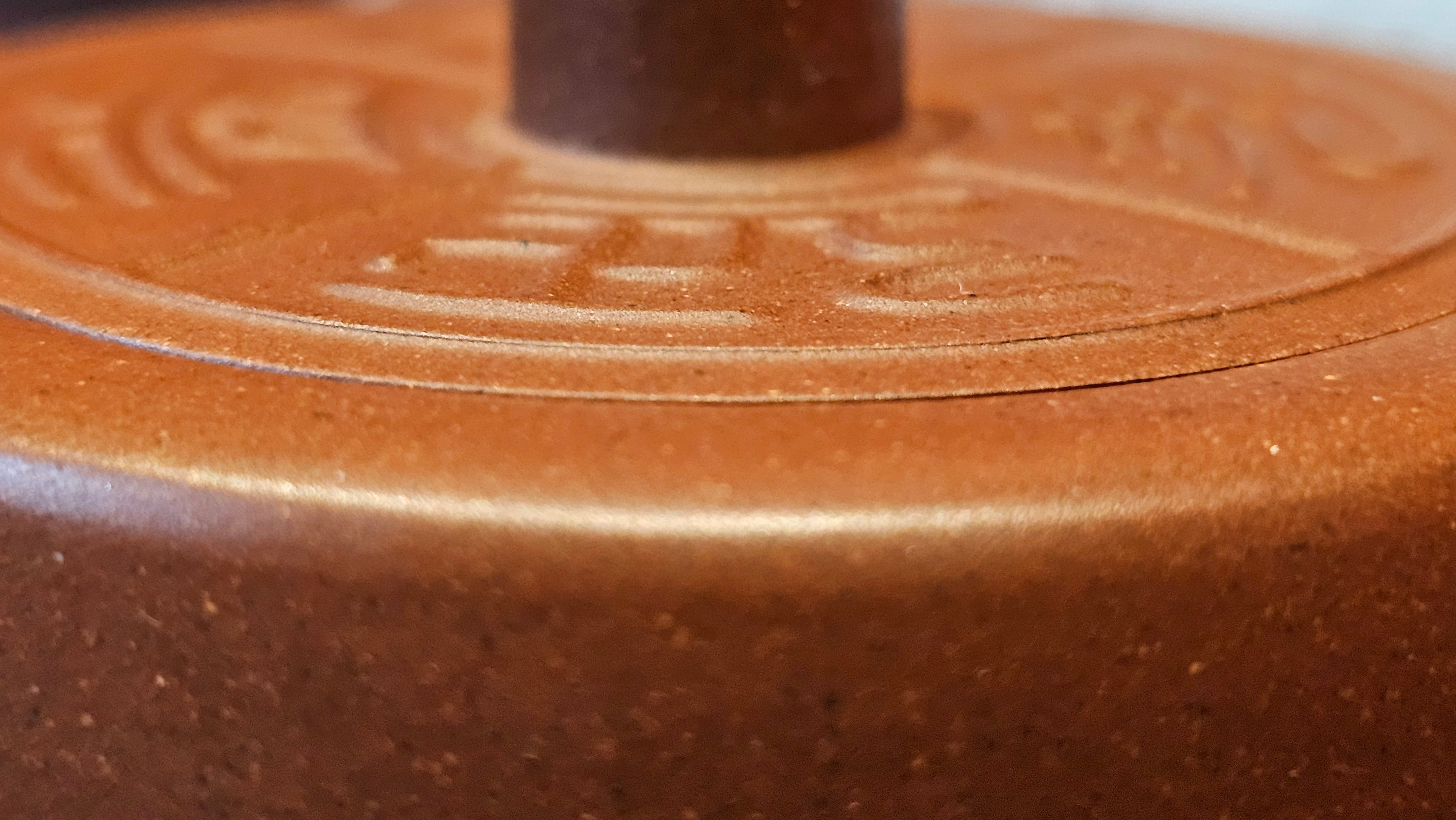 《益寿延年》"Yi Shou Yan Nian", 251.3ml, AUSPICIOUS. Longevity Blessing! Lid Top Clay Sculpting, Poem Engraving, Crafted with Cao Family's Di Cao Qing By Assoc Master Artist Zhang Ke ~ Congratulations to Mr J.C.K.! 1909hrs 27th Nov 2025, Rio Rancho! NM!