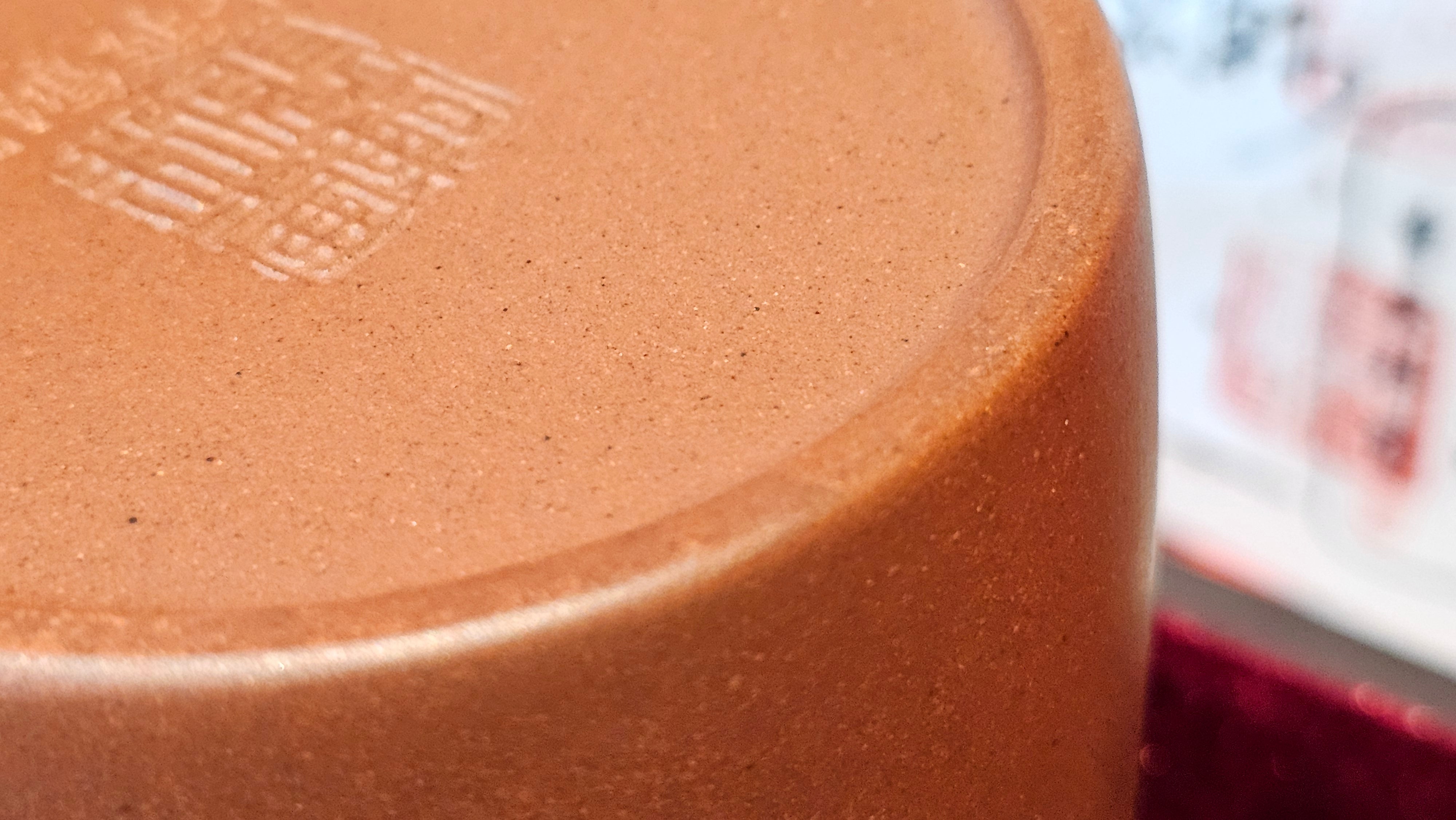 《益寿延年》"Yi Shou Yan Nian", 251.3ml, AUSPICIOUS. Longevity Blessing! Lid Top Clay Sculpting, Poem Engraving, Crafted with Cao Family's Di Cao Qing By Assoc Master Artist Zhang Ke ~ Congratulations to Mr J.C.K.! 1909hrs 27th Nov 2025, Rio Rancho! NM!