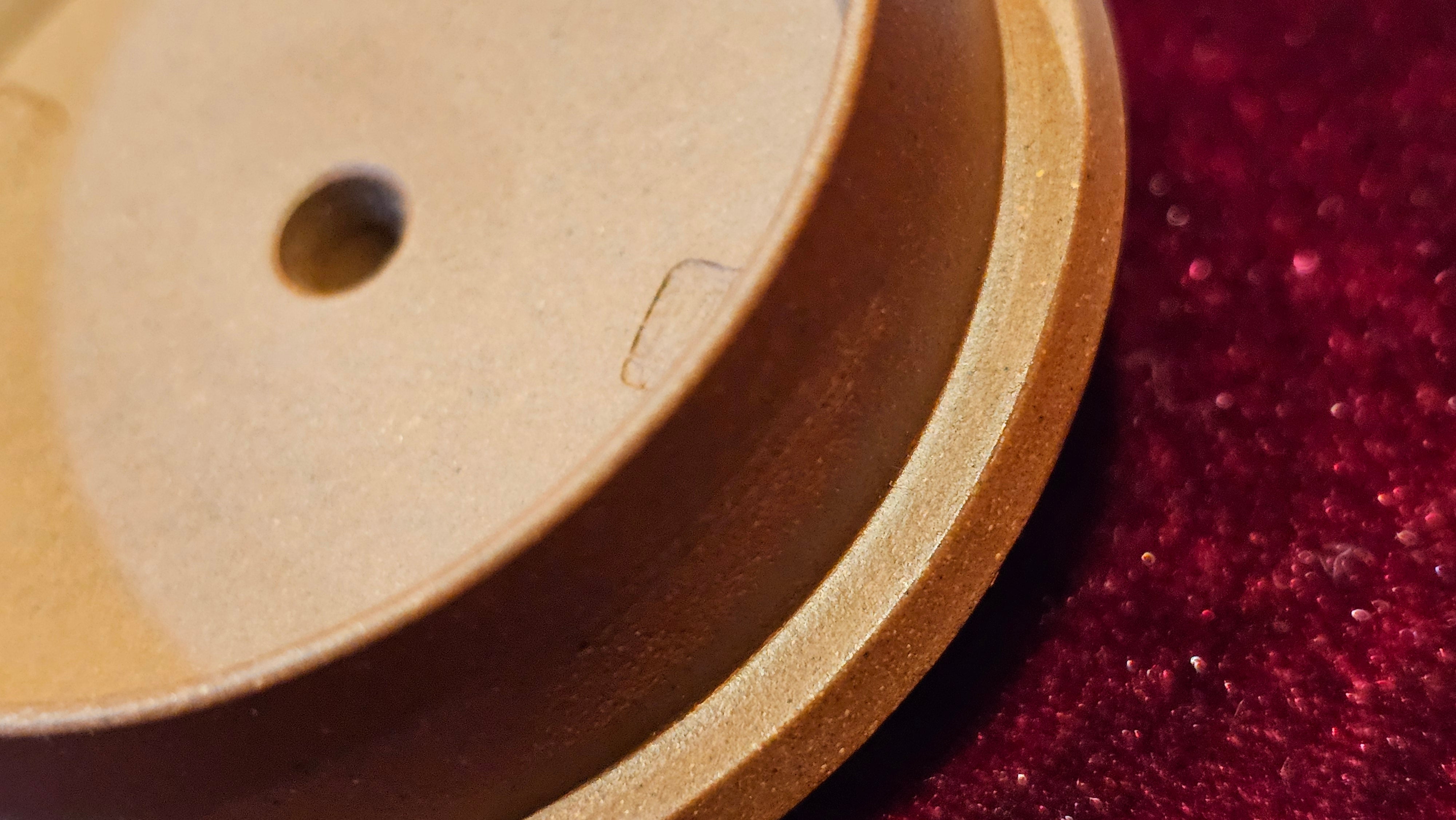 《益寿延年》"Yi Shou Yan Nian", 251.3ml, AUSPICIOUS. Longevity Blessing! Lid Top Clay Sculpting, Poem Engraving, Crafted with Cao Family's Di Cao Qing By Assoc Master Artist Zhang Ke ~ Congratulations to Mr J.C.K.! 1909hrs 27th Nov 2025, Rio Rancho! NM!