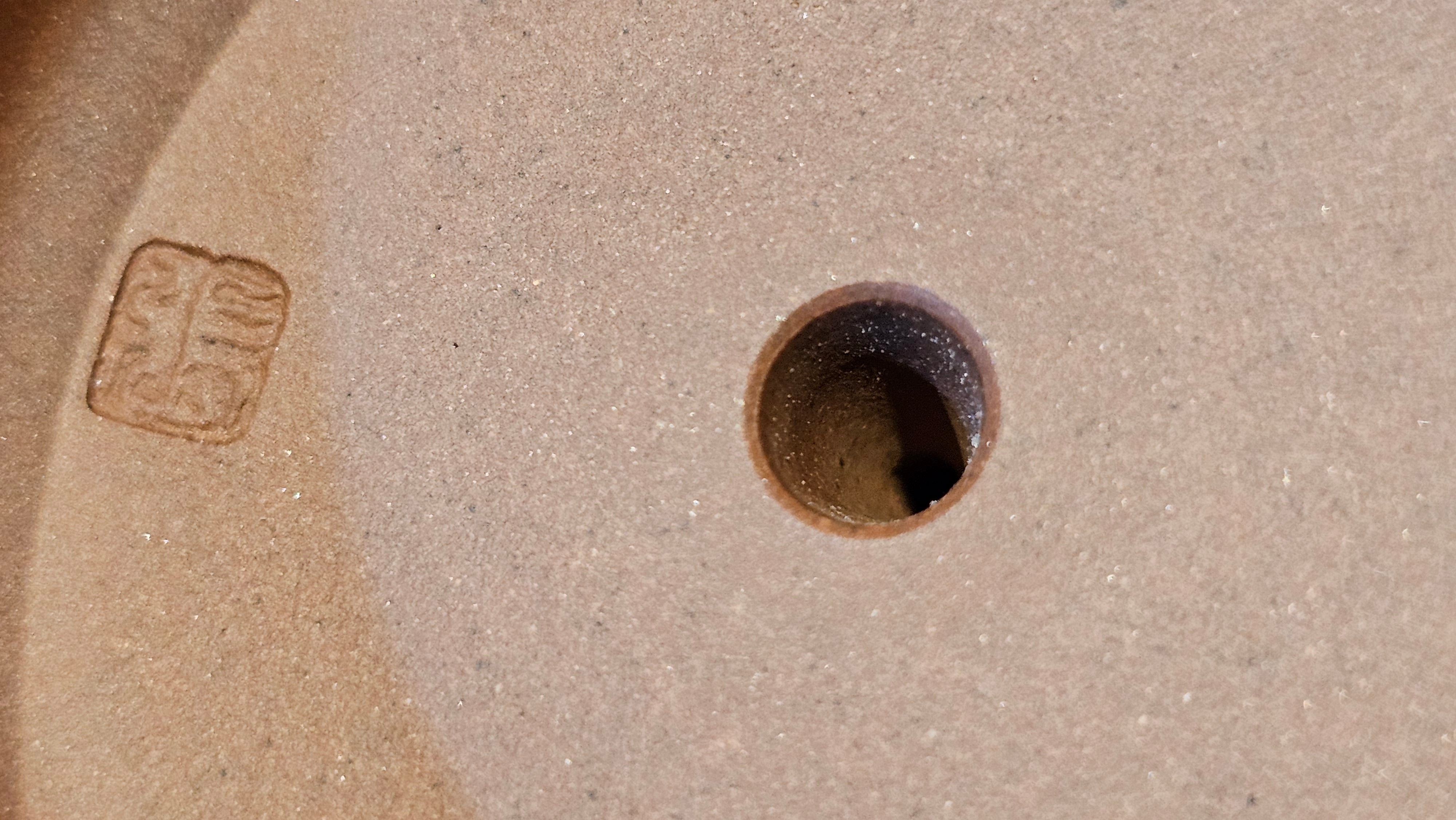 《益寿延年》"Yi Shou Yan Nian", 251.3ml, AUSPICIOUS. Longevity Blessing! Lid Top Clay Sculpting, Poem Engraving, Crafted with Cao Family's Di Cao Qing By Assoc Master Artist Zhang Ke ~ Congratulations to Mr J.C.K.! 1909hrs 27th Nov 2025, Rio Rancho! NM!