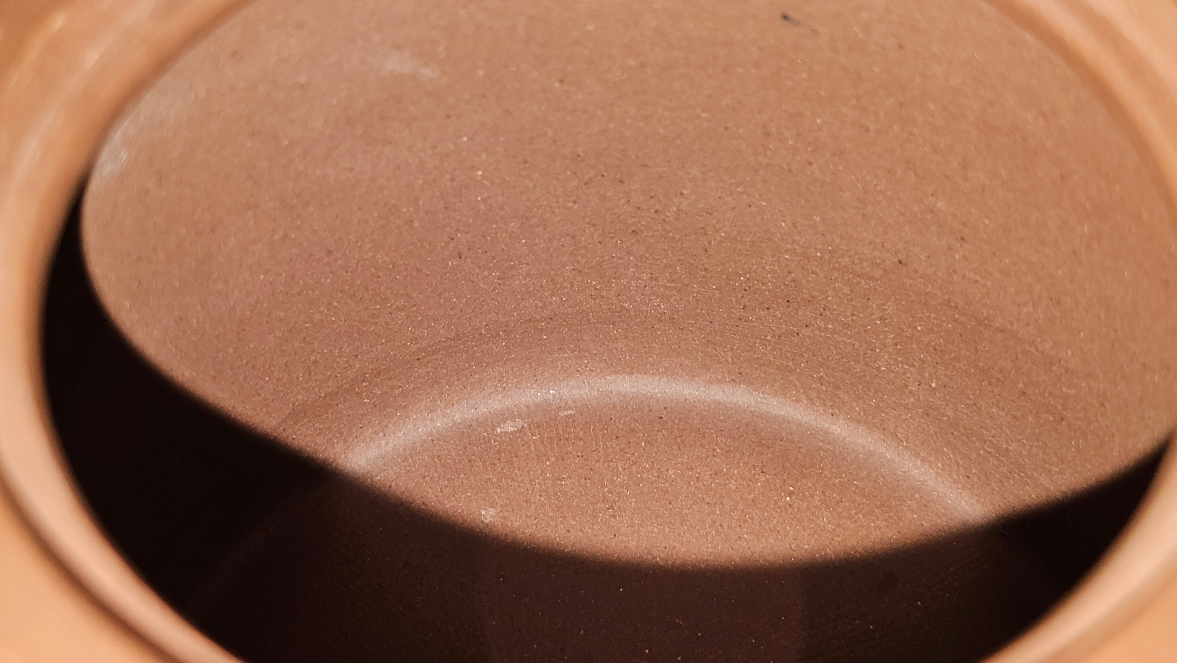 《益寿延年》"Yi Shou Yan Nian", 251.3ml, AUSPICIOUS. Longevity Blessing! Lid Top Clay Sculpting, Poem Engraving, Crafted with Cao Family's Di Cao Qing By Assoc Master Artist Zhang Ke ~ Congratulations to Mr J.C.K.! 1909hrs 27th Nov 2025, Rio Rancho! NM!