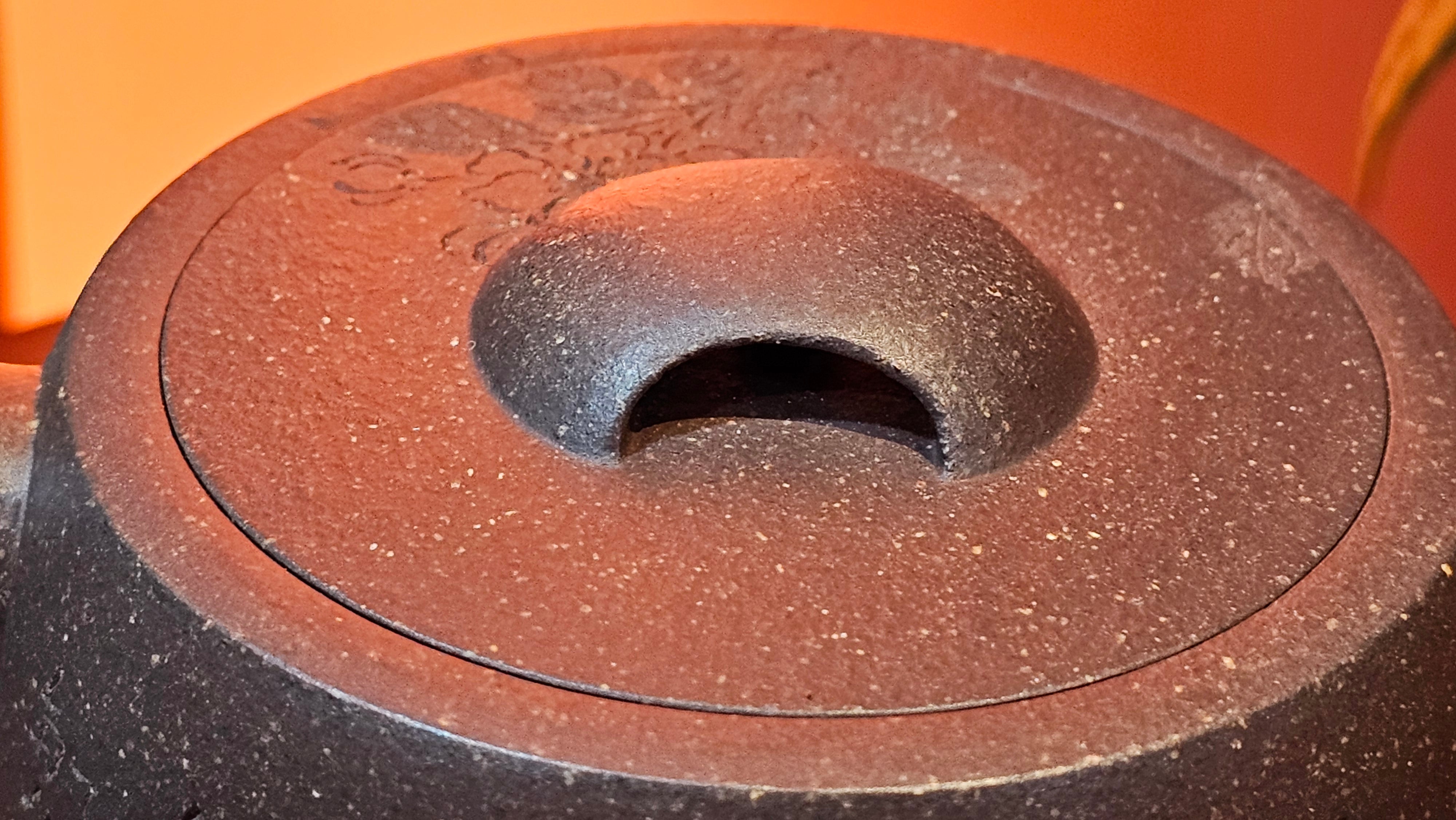 Niu Gai Jing Lan《牛盖井栏》, 166.2ml, Hei Zi Ni 黑紫泥, by our Craftsman Zhang Huan 张欢, with Plum Blossoms Engraving Art by Craftsman Nan Shan Lao Ren 南山老人 ~!Congratulations to Mr A.D.P.! 2359hrs 16th Nov 2025, Forest! Belgium🇧🇪!