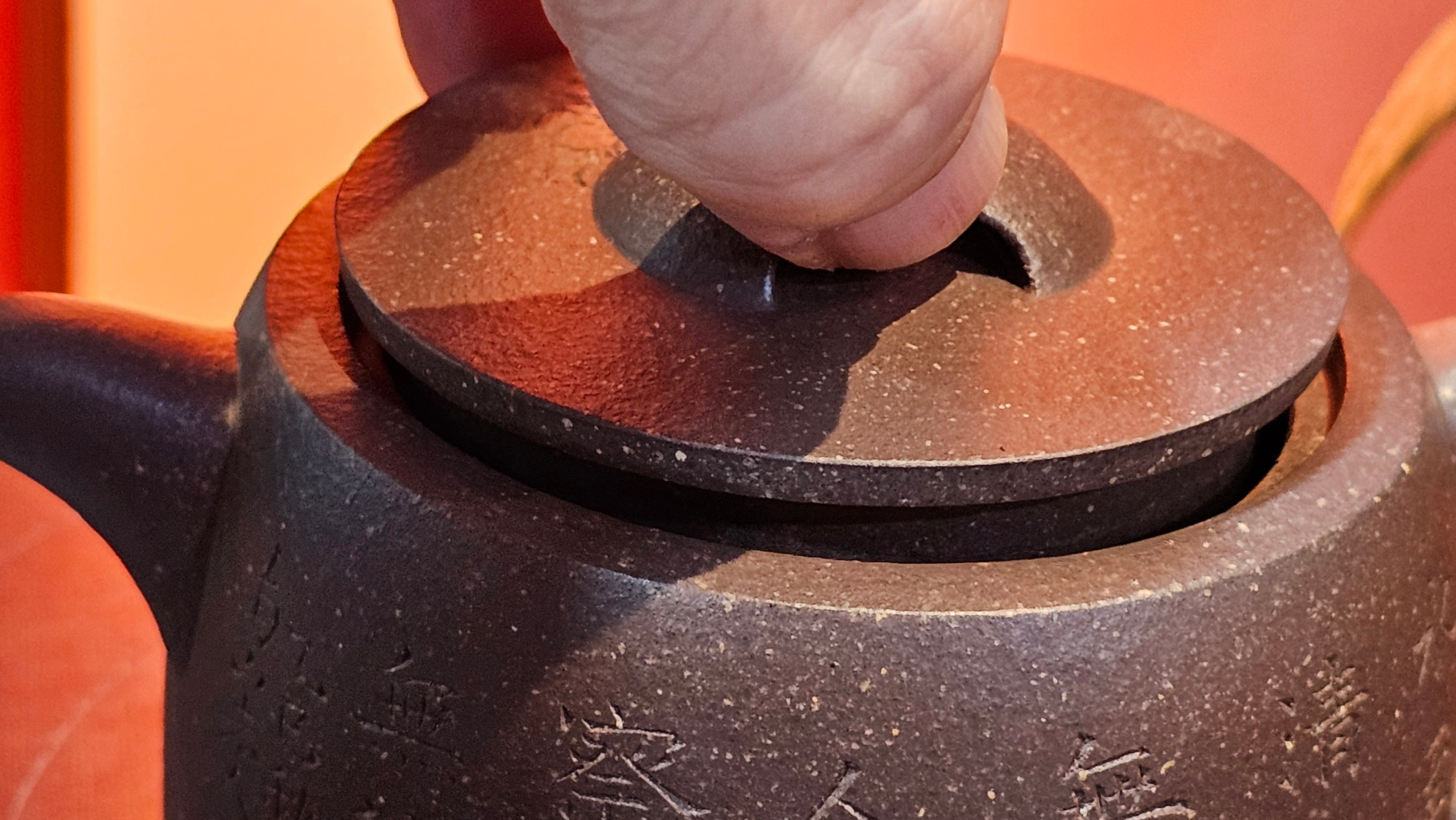 Niu Gai Jing Lan《牛盖井栏》, 166.2ml, Hei Zi Ni 黑紫泥, by our Craftsman Zhang Huan 张欢, with Plum Blossoms Engraving Art by Craftsman Nan Shan Lao Ren 南山老人 ~!Congratulations to Mr A.D.P.! 2359hrs 16th Nov 2025, Forest! Belgium🇧🇪!