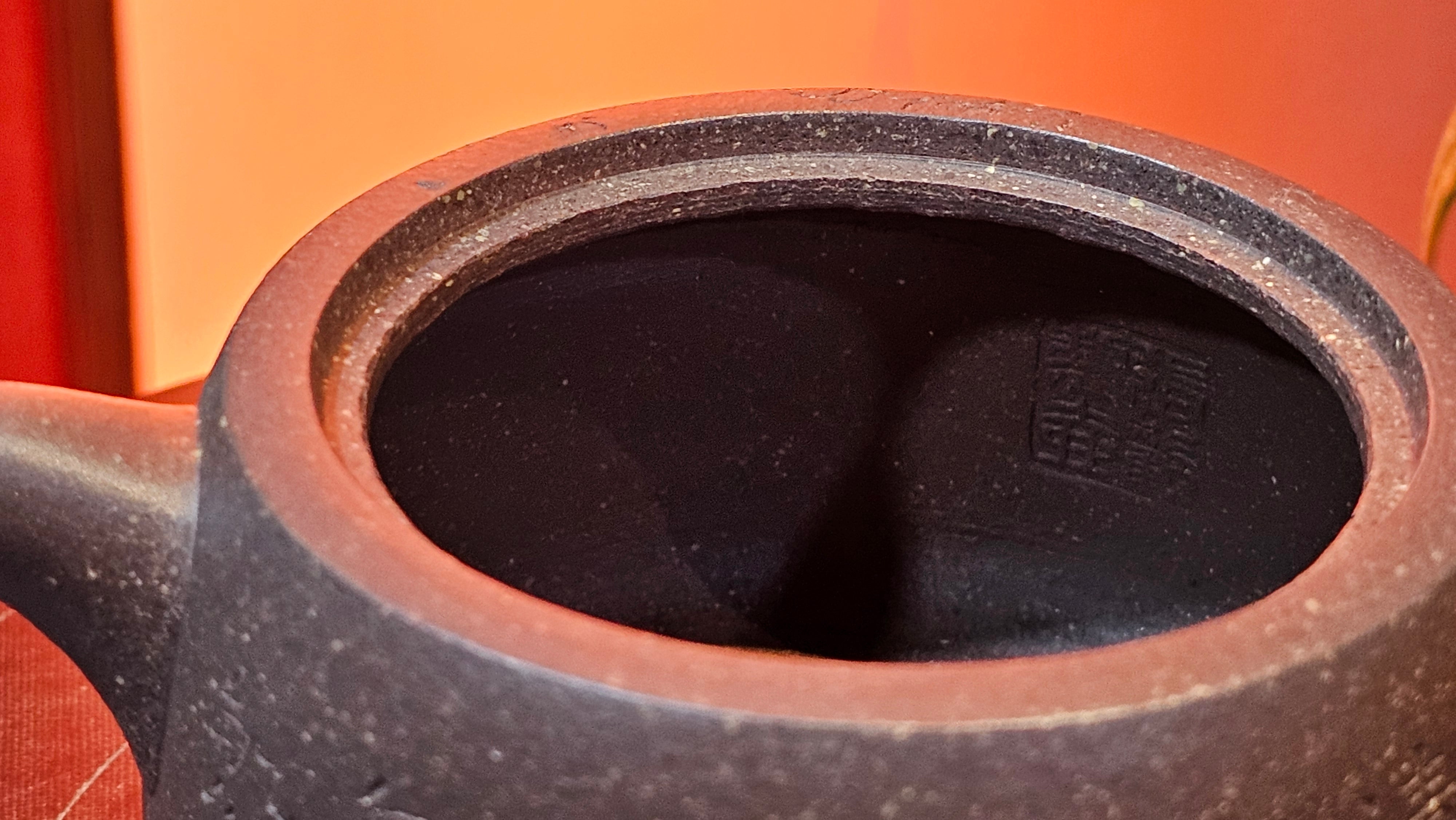 Niu Gai Jing Lan《牛盖井栏》, 166.2ml, Hei Zi Ni 黑紫泥, by our Craftsman Zhang Huan 张欢, with Plum Blossoms Engraving Art by Craftsman Nan Shan Lao Ren 南山老人 ~!Congratulations to Mr A.D.P.! 2359hrs 16th Nov 2025, Forest! Belgium🇧🇪!