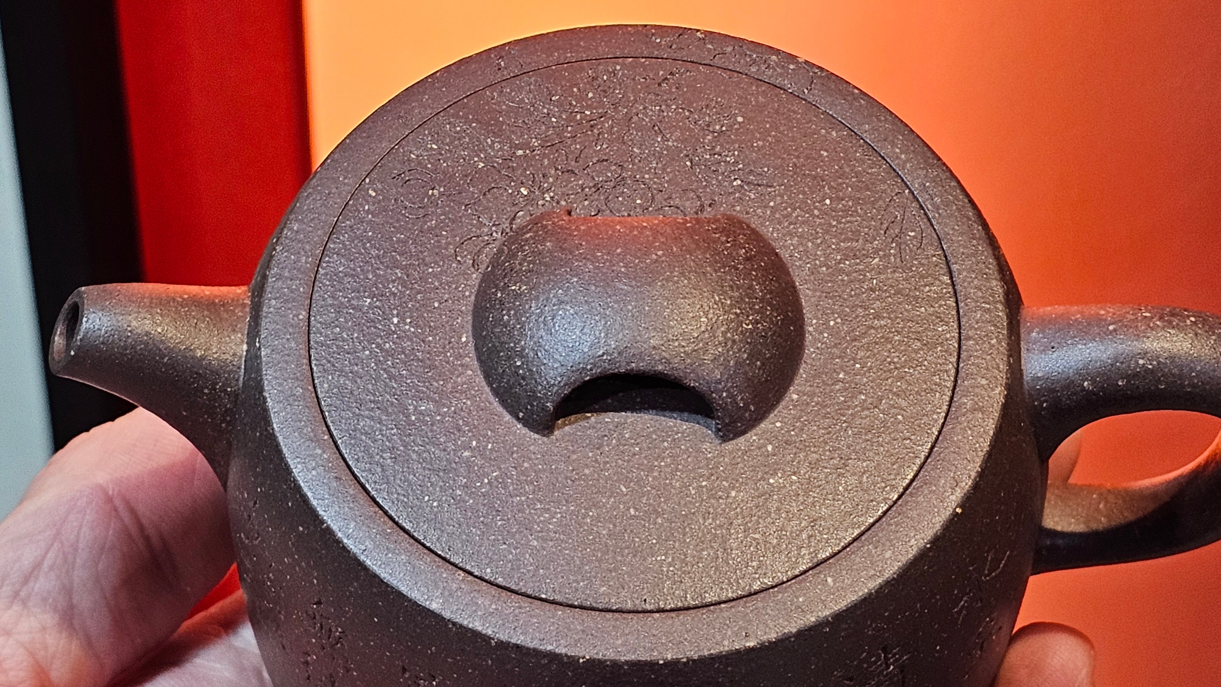 Niu Gai Jing Lan《牛盖井栏》, 166.2ml, Hei Zi Ni 黑紫泥, by our Craftsman Zhang Huan 张欢, with Plum Blossoms Engraving Art by Craftsman Nan Shan Lao Ren 南山老人 ~!Congratulations to Mr A.D.P.! 2359hrs 16th Nov 2025, Forest! Belgium🇧🇪!