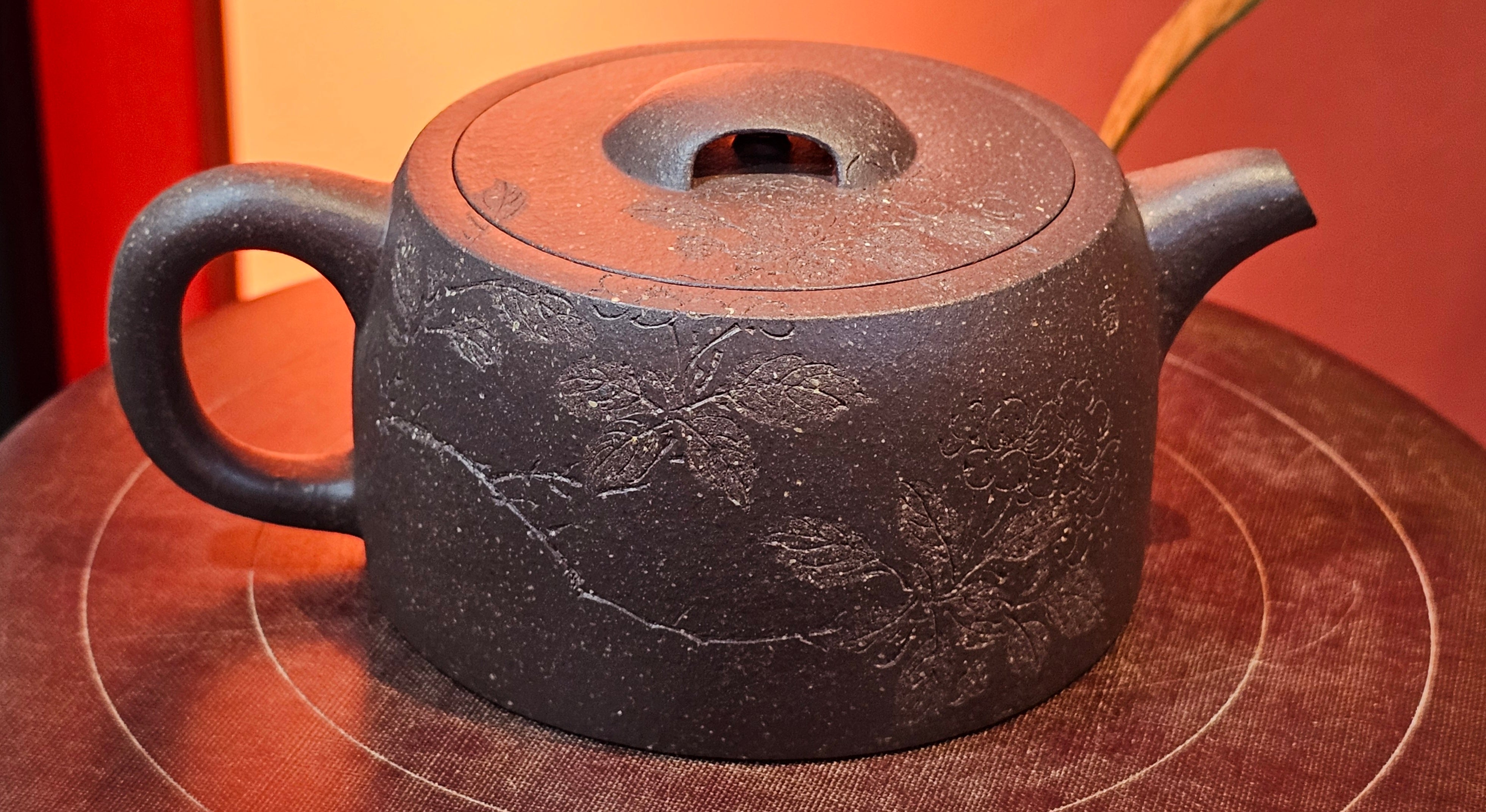 Niu Gai Jing Lan《牛盖井栏》, 166.2ml, Hei Zi Ni 黑紫泥, by our Craftsman Zhang Huan 张欢, with Plum Blossoms Engraving Art by Craftsman Nan Shan Lao Ren 南山老人 ~!Congratulations to Mr A.D.P.! 2359hrs 16th Nov 2025, Forest! Belgium🇧🇪!