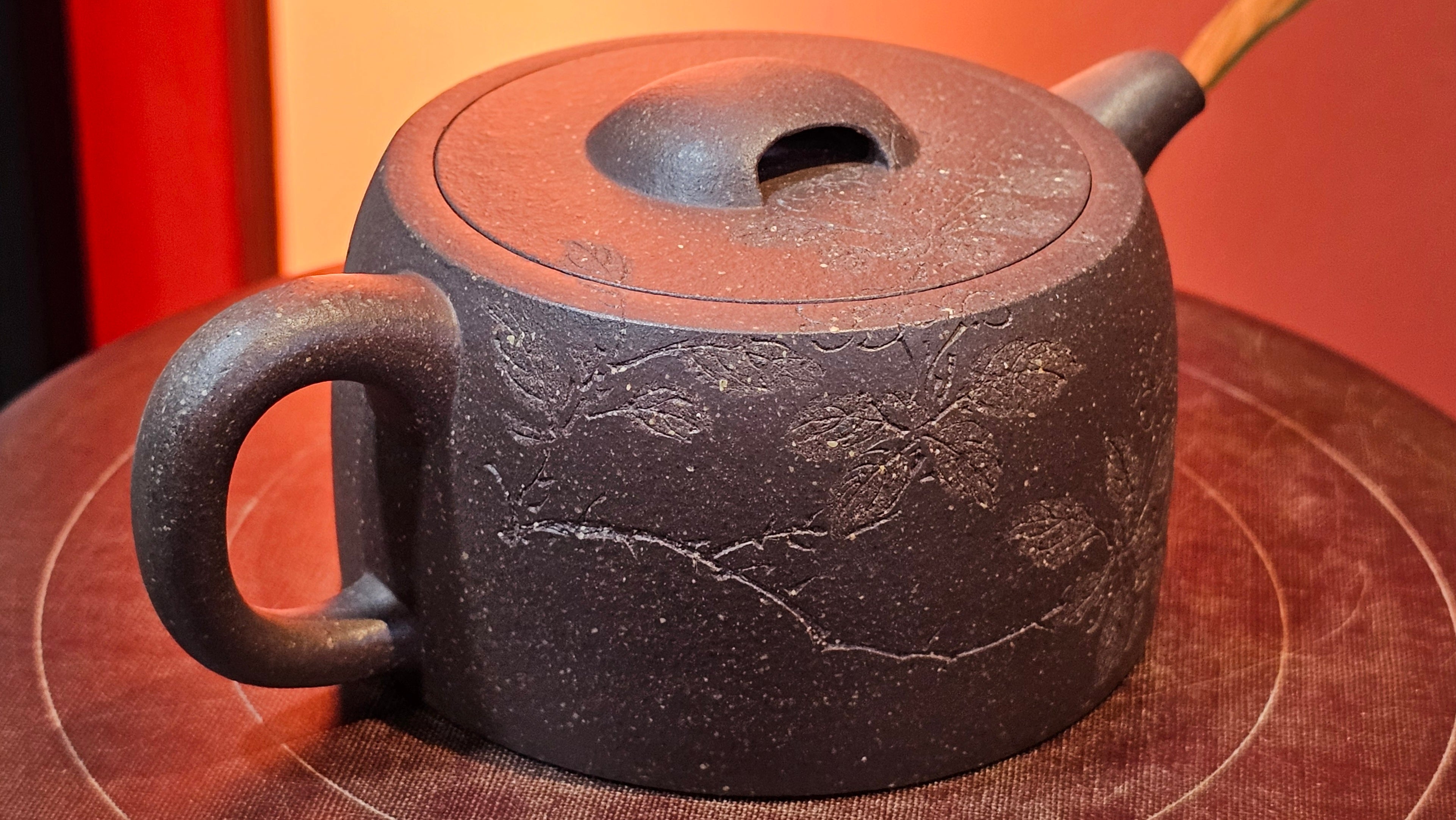 Niu Gai Jing Lan《牛盖井栏》, 166.2ml, Hei Zi Ni 黑紫泥, by our Craftsman Zhang Huan 张欢, with Plum Blossoms Engraving Art by Craftsman Nan Shan Lao Ren 南山老人 ~!Congratulations to Mr A.D.P.! 2359hrs 16th Nov 2025, Forest! Belgium🇧🇪!