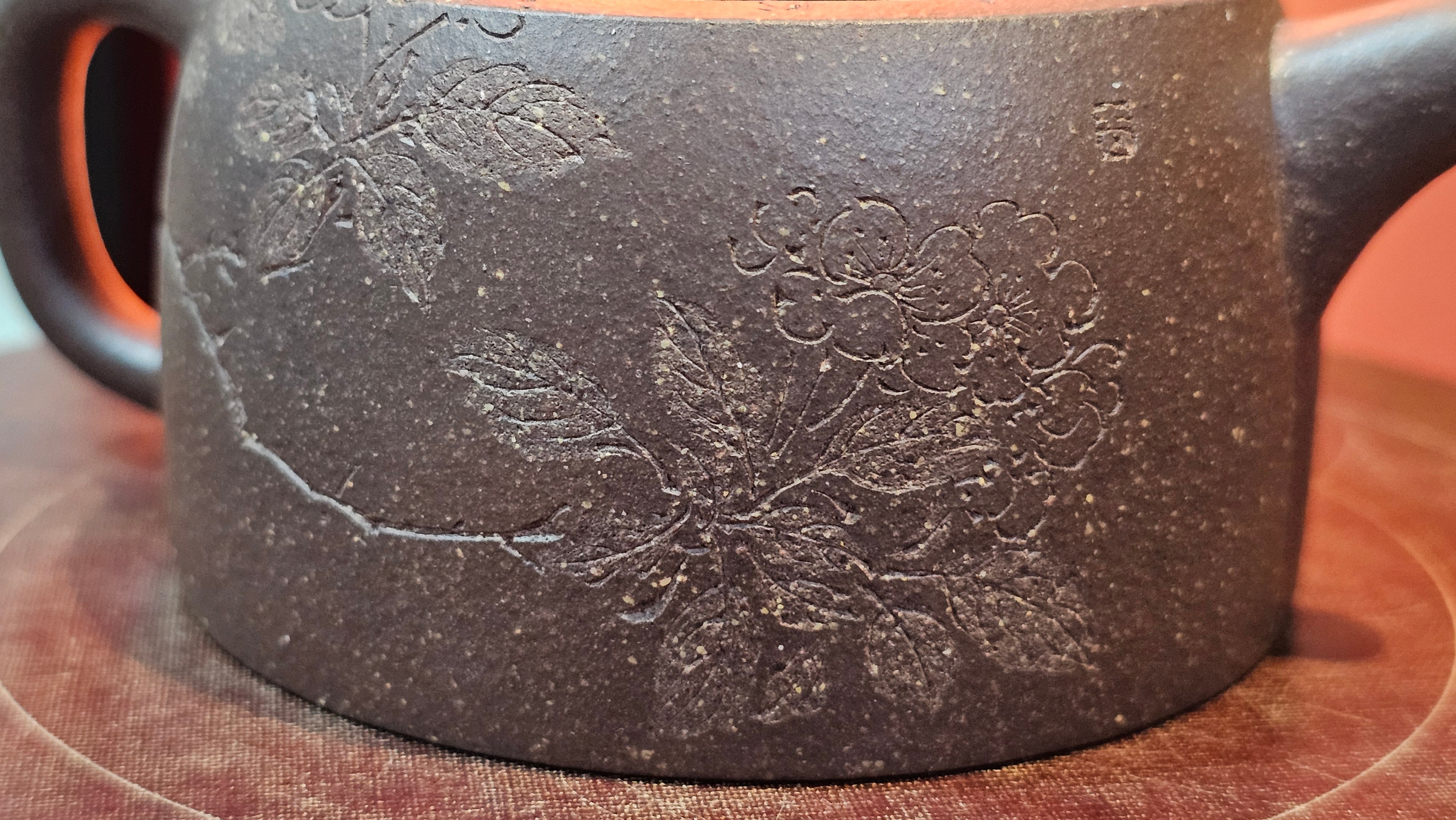 Niu Gai Jing Lan《牛盖井栏》, 166.2ml, Hei Zi Ni 黑紫泥, by our Craftsman Zhang Huan 张欢, with Plum Blossoms Engraving Art by Craftsman Nan Shan Lao Ren 南山老人 ~!Congratulations to Mr A.D.P.! 2359hrs 16th Nov 2025, Forest! Belgium🇧🇪!