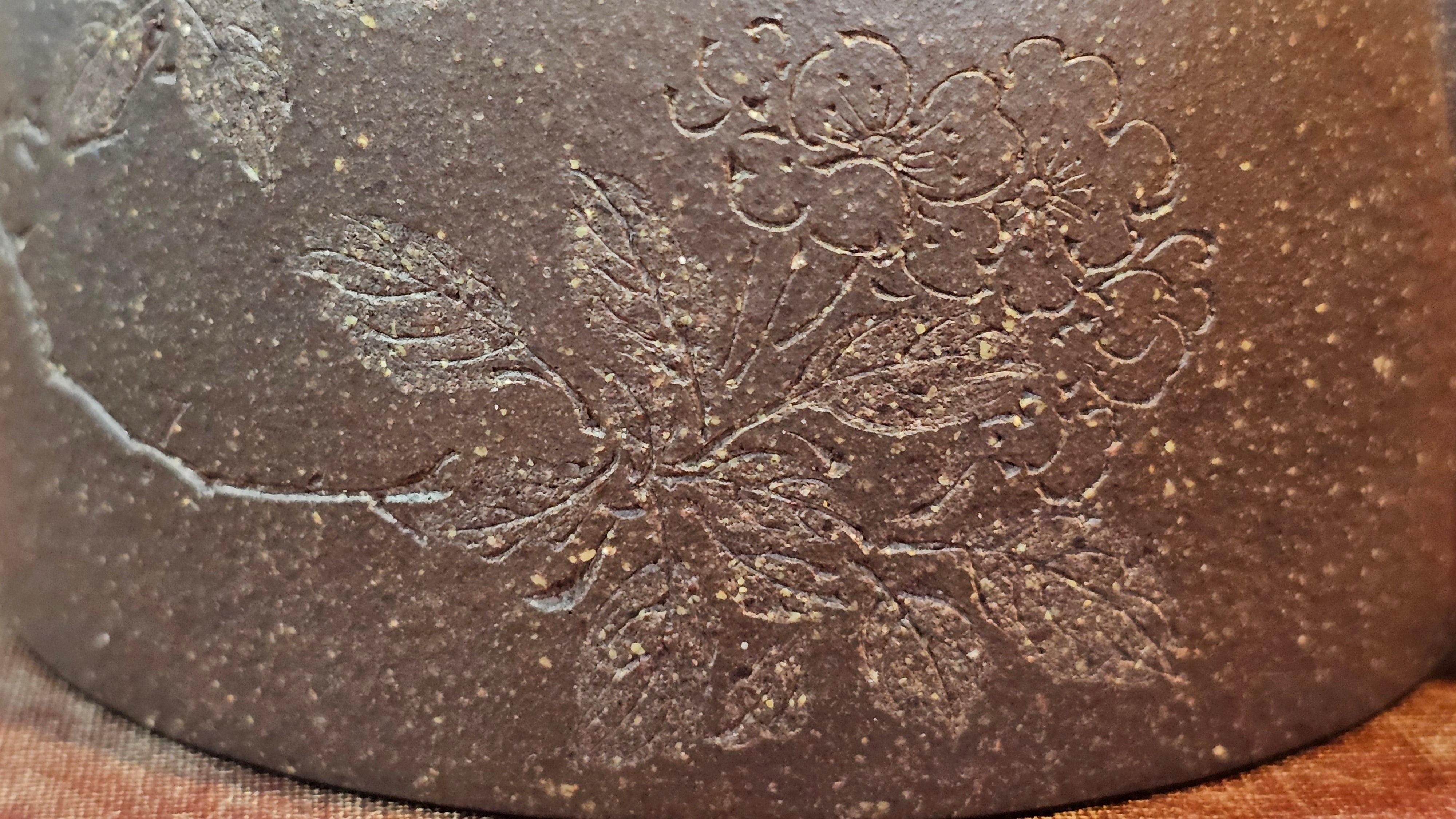 Niu Gai Jing Lan《牛盖井栏》, 166.2ml, Hei Zi Ni 黑紫泥, by our Craftsman Zhang Huan 张欢, with Plum Blossoms Engraving Art by Craftsman Nan Shan Lao Ren 南山老人 ~!Congratulations to Mr A.D.P.! 2359hrs 16th Nov 2025, Forest! Belgium🇧🇪!