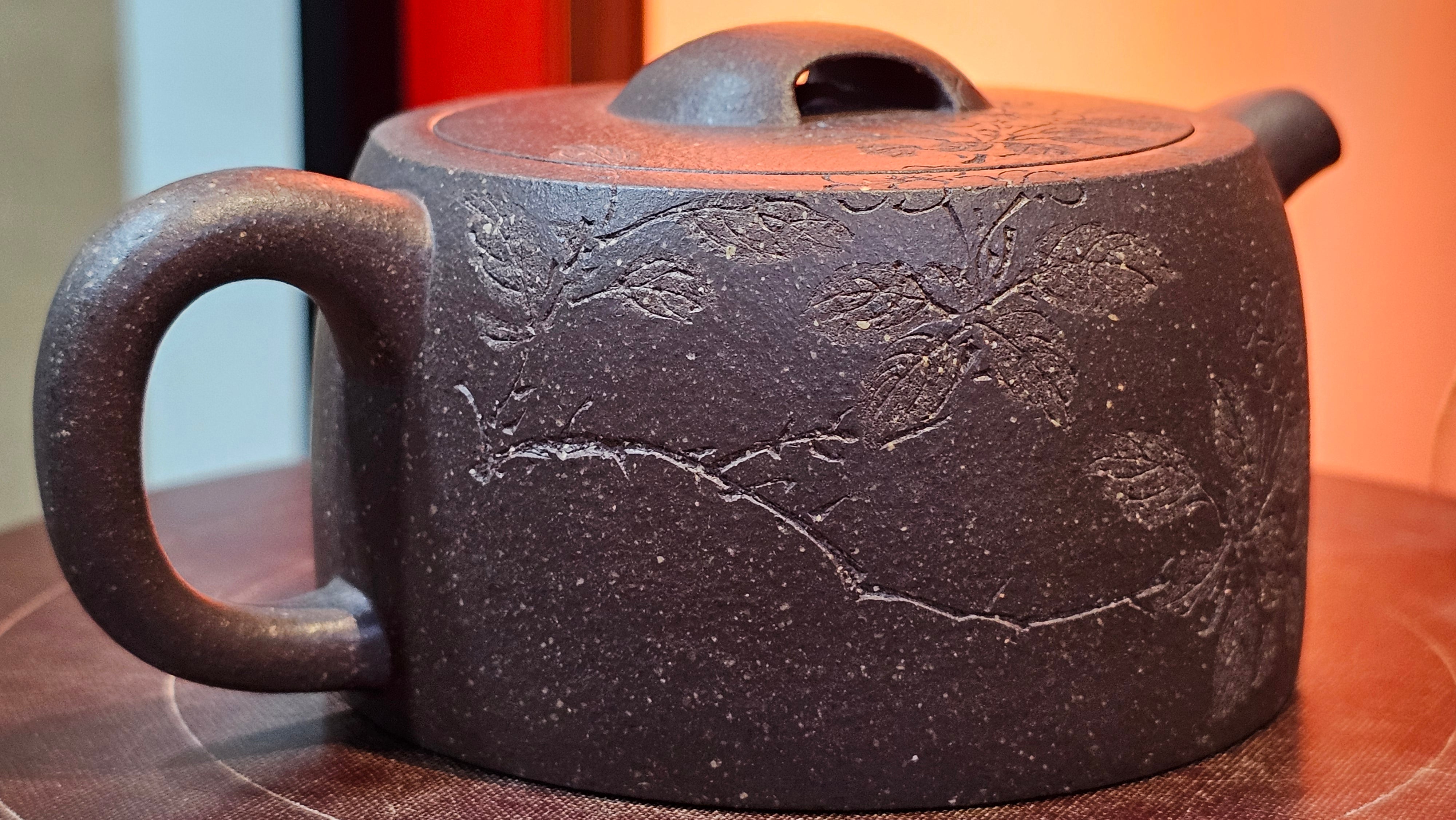 Niu Gai Jing Lan《牛盖井栏》, 166.2ml, Hei Zi Ni 黑紫泥, by our Craftsman Zhang Huan 张欢, with Plum Blossoms Engraving Art by Craftsman Nan Shan Lao Ren 南山老人 ~!Congratulations to Mr A.D.P.! 2359hrs 16th Nov 2025, Forest! Belgium🇧🇪!