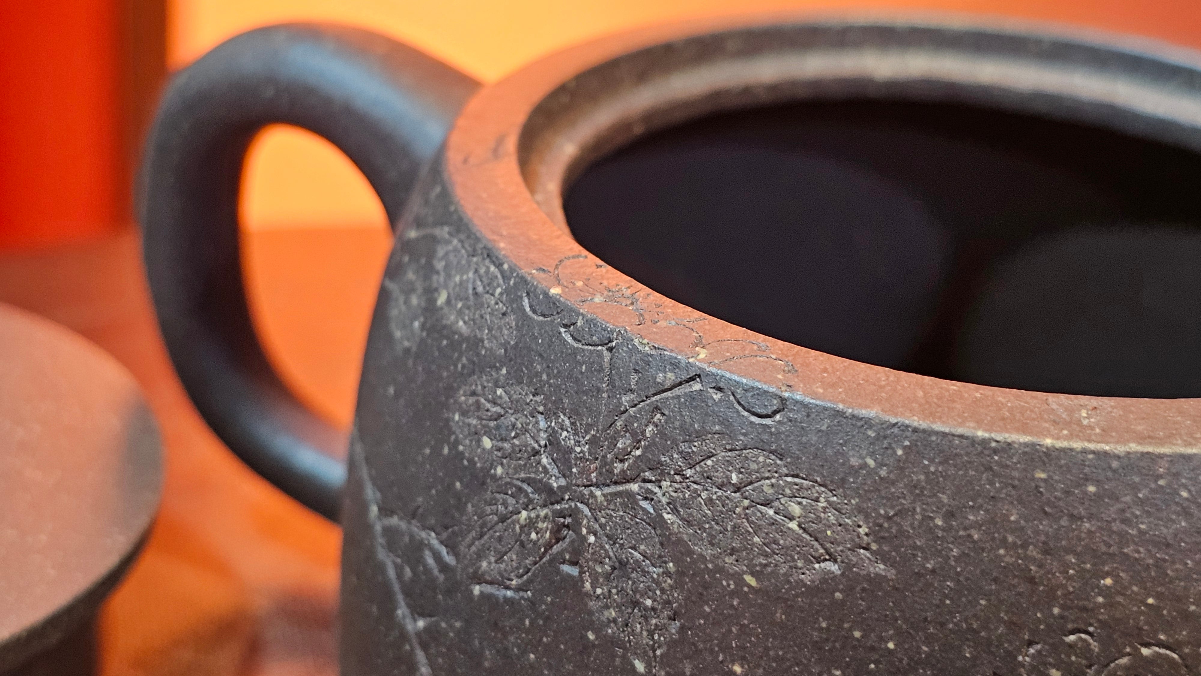 Niu Gai Jing Lan《牛盖井栏》, 166.2ml, Hei Zi Ni 黑紫泥, by our Craftsman Zhang Huan 张欢, with Plum Blossoms Engraving Art by Craftsman Nan Shan Lao Ren 南山老人 ~!Congratulations to Mr A.D.P.! 2359hrs 16th Nov 2025, Forest! Belgium🇧🇪!