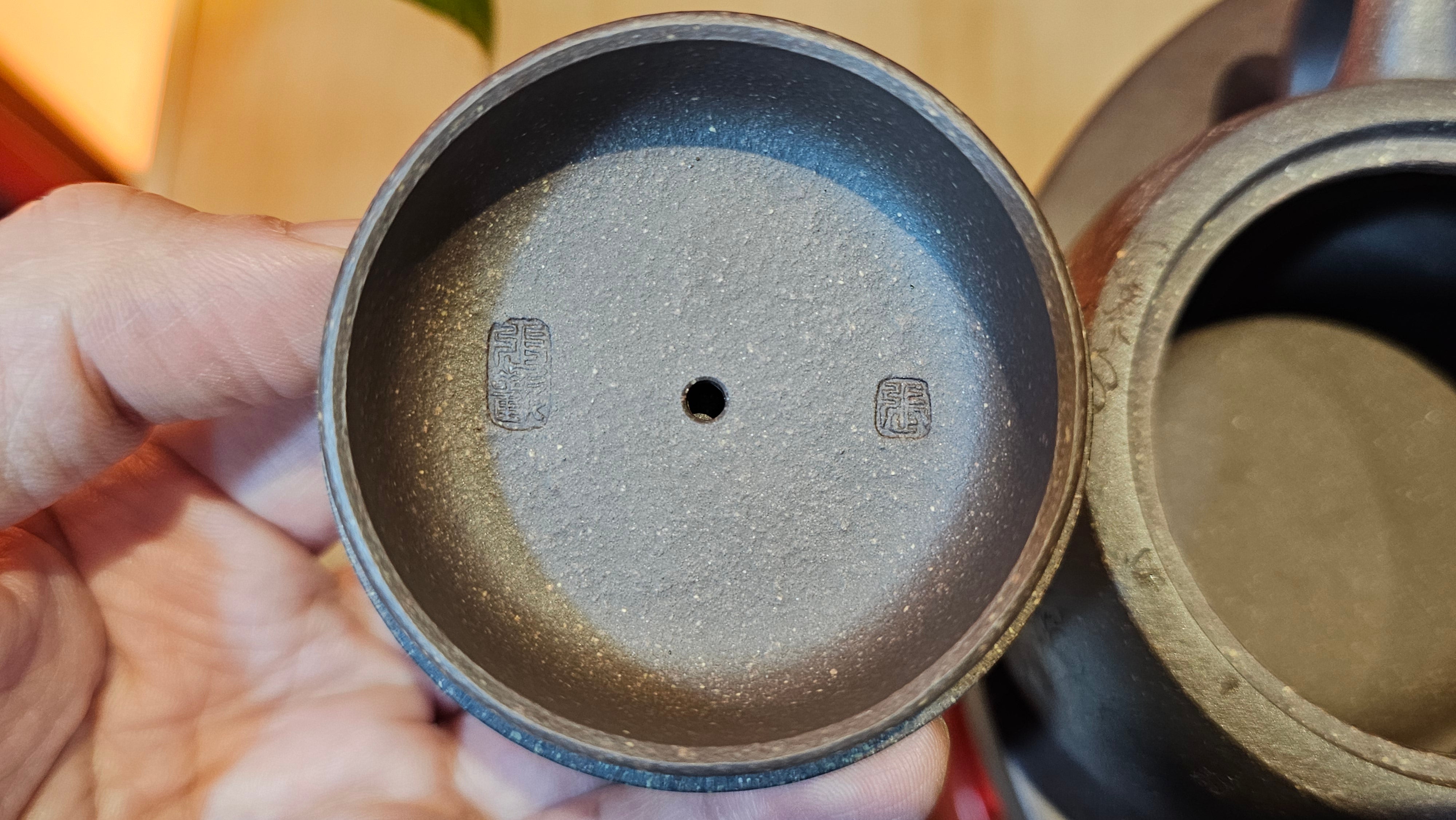 Niu Gai Jing Lan《牛盖井栏》, 166.2ml, Hei Zi Ni 黑紫泥, by our Craftsman Zhang Huan 张欢, with Plum Blossoms Engraving Art by Craftsman Nan Shan Lao Ren 南山老人 ~!Congratulations to Mr A.D.P.! 2359hrs 16th Nov 2025, Forest! Belgium🇧🇪!