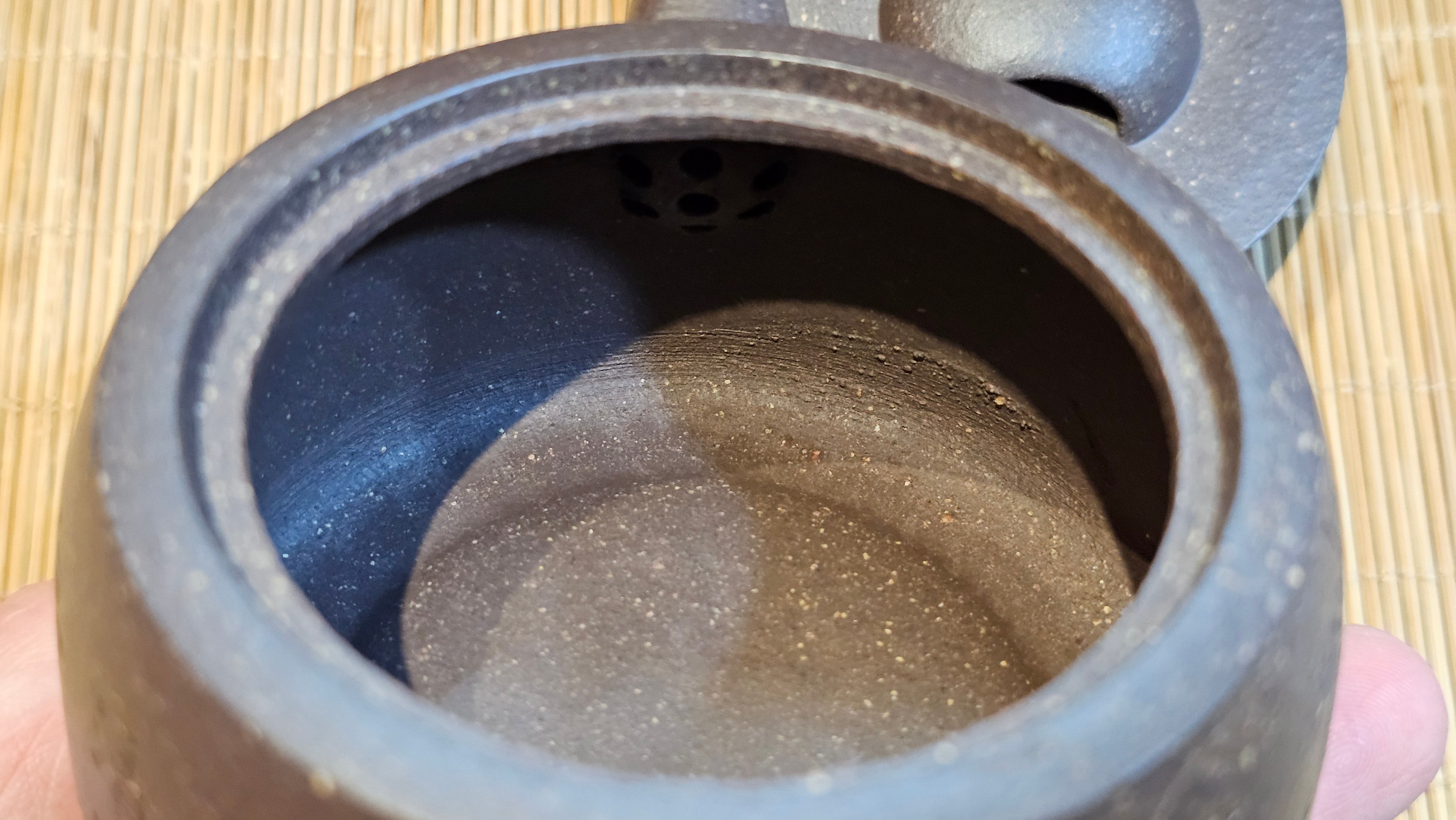 Niu Gai Jing Lan《牛盖井栏》, 166.2ml, Hei Zi Ni 黑紫泥, by our Craftsman Zhang Huan 张欢, with Plum Blossoms Engraving Art by Craftsman Nan Shan Lao Ren 南山老人 ~!Congratulations to Mr A.D.P.! 2359hrs 16th Nov 2025, Forest! Belgium🇧🇪!