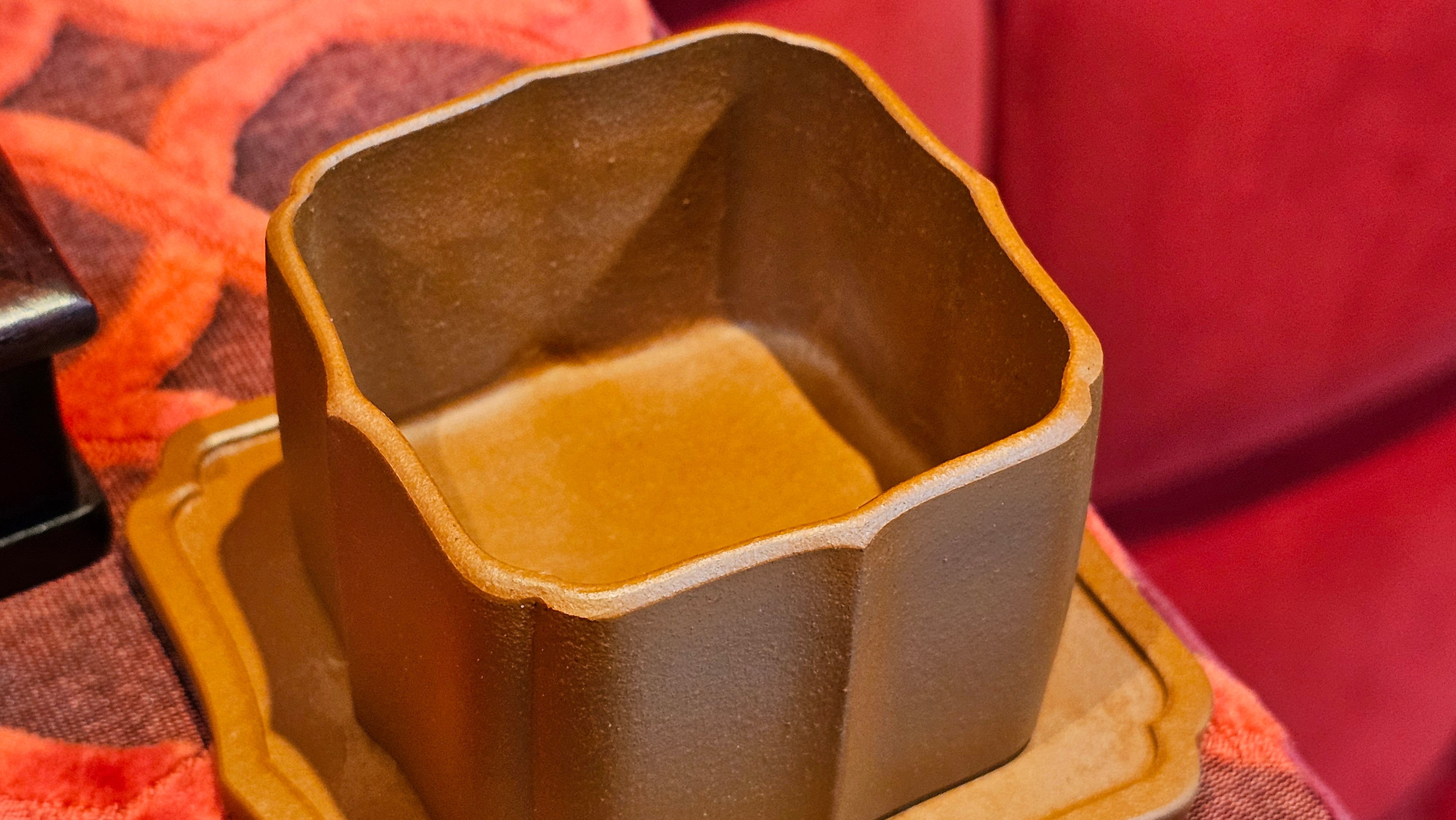 《振莲四方》~五件套组 "Zhen Lian Si Fang" SET of Five!(matching Twin cups & Twin trays), Zhu Sha 朱砂(WORLD DEBUT), by L2A Senior Consummate Artist Yuan Hui 袁辉! Lotus Engraving by Jin Li 金笠。(Lid Closing Video@11th Frame)~Congrats Dr W.S.! 0603hrs 15th Nov 2025, AZ!