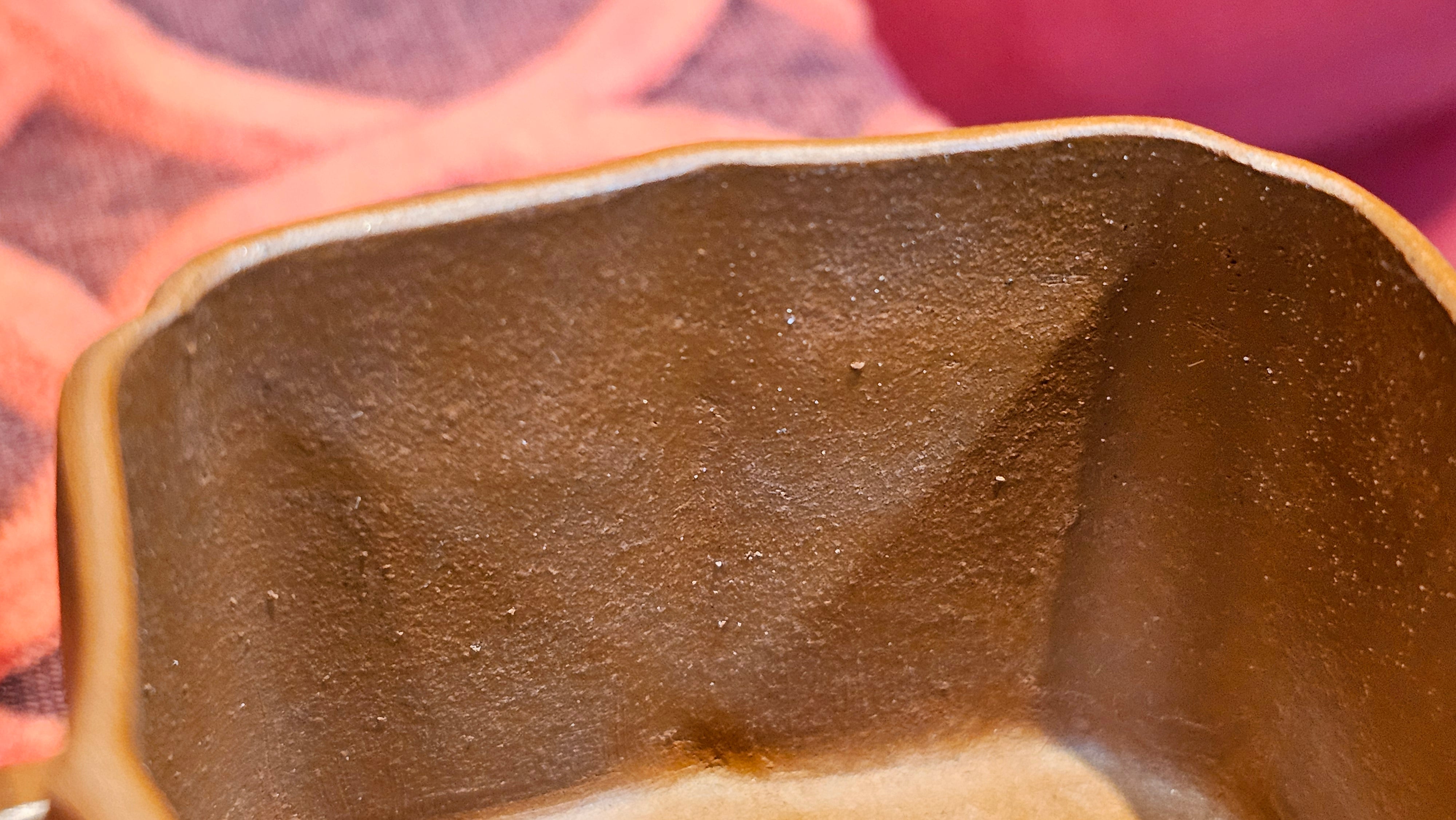 《振莲四方》~五件套组 "Zhen Lian Si Fang" SET of Five!(matching Twin cups & Twin trays), Zhu Sha 朱砂(WORLD DEBUT), by L2A Senior Consummate Artist Yuan Hui 袁辉! Lotus Engraving by Jin Li 金笠。(Lid Closing Video@11th Frame)~Congrats Dr W.S.! 0603hrs 15th Nov 2025, AZ!