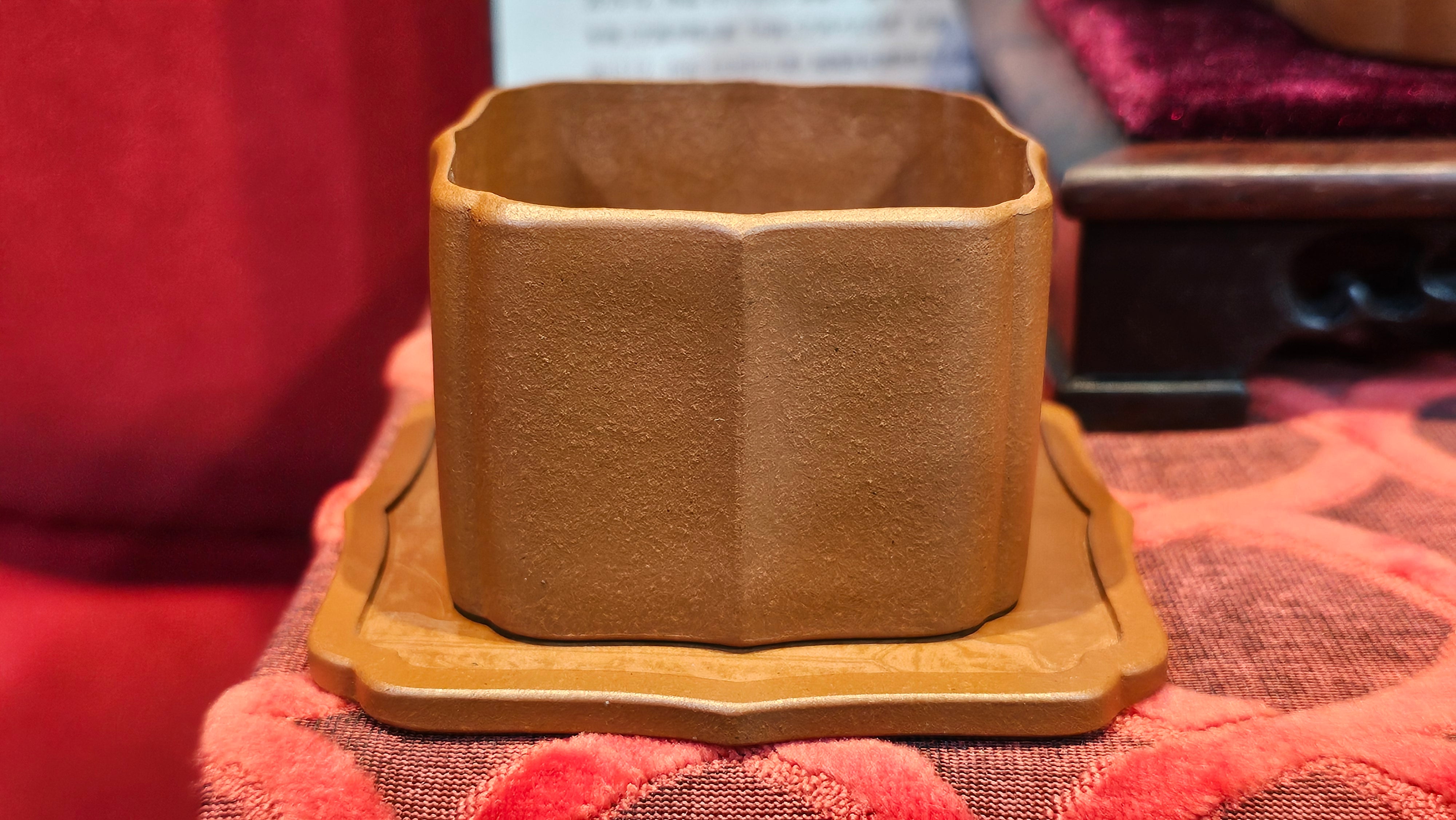 《振莲四方》~五件套组 "Zhen Lian Si Fang" SET of Five!(matching Twin cups & Twin trays), Zhu Sha 朱砂(WORLD DEBUT), by L2A Senior Consummate Artist Yuan Hui 袁辉! Lotus Engraving by Jin Li 金笠。(Lid Closing Video@11th Frame)~Congrats Dr W.S.! 0603hrs 15th Nov 2025, AZ!