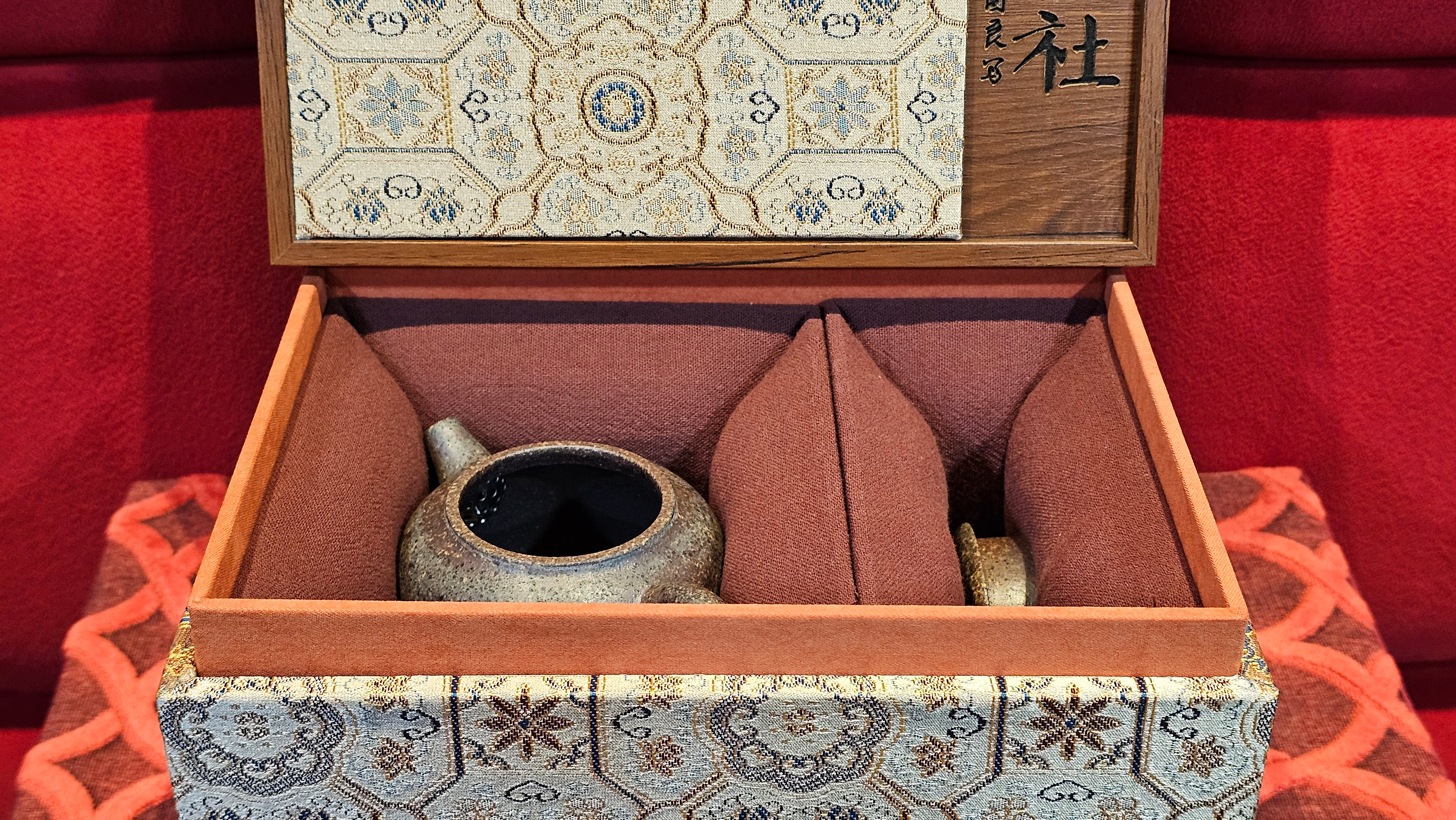 《巨轮珠》Ju Lun Zhu, 171.1ml, Using Our Cao Family's Rare and Cherished Bai Ma Zi 白麻子, Endorsed by Premier Master Cao An Xiang, Crafted by L4 Assoc Master Artist Zhang Ke ~ Congratulations to Mr A.M.R.! 1007hrs 14th Nov 2025, Talent! OR!