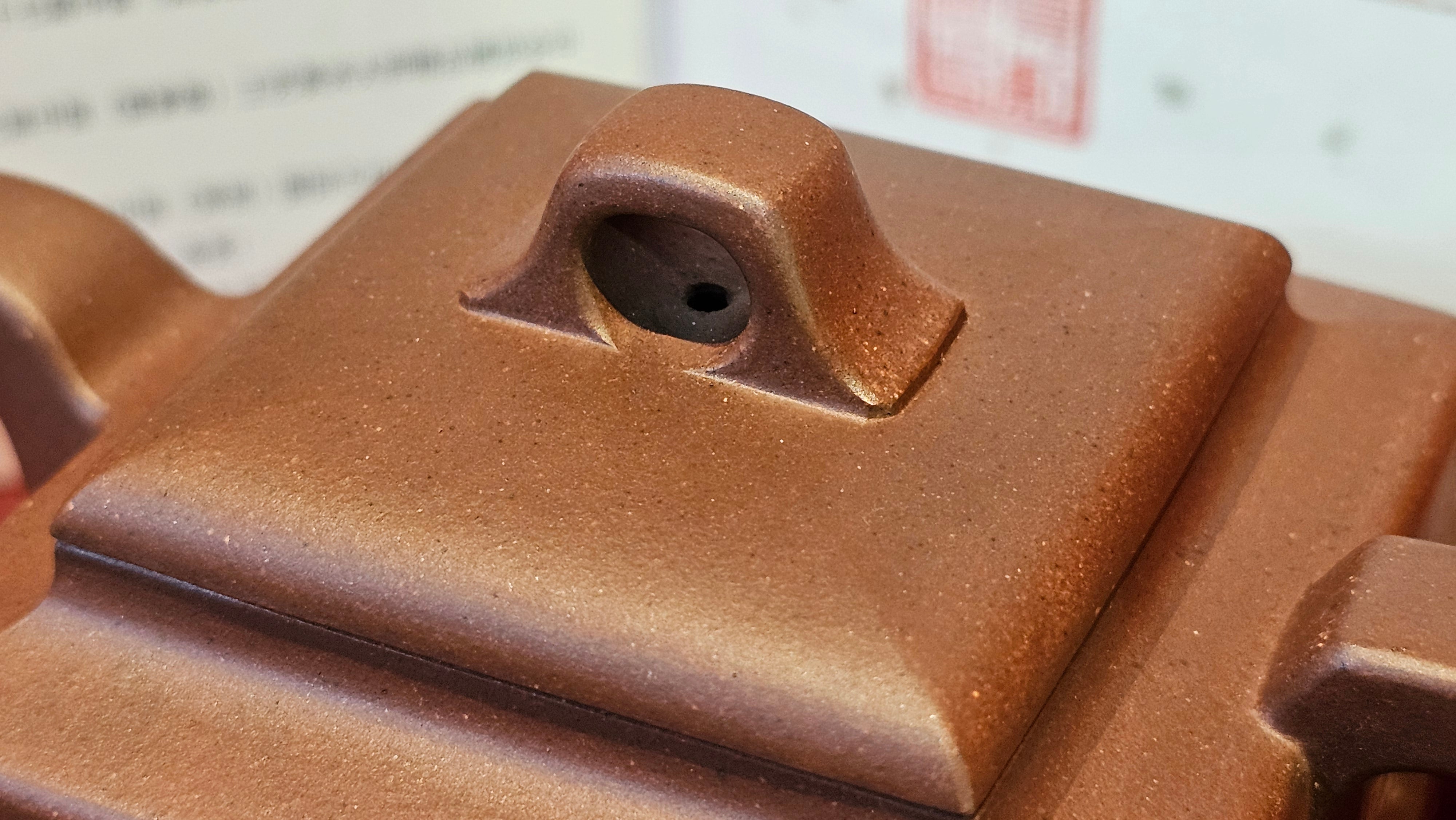 《亚明四方》"Ya Ming Si Fang", 195.5ml, Di Cao Qing Zi Ni, by L2A Senior Consummate Artist Yuan Hui 高级振兴技艺师兼高级工艺美术师～袁辉。 ~ Congratulations to Mr A.A.! 0235hrs 16hrs Nov 2025, Port Franks! Canada🇨🇦!