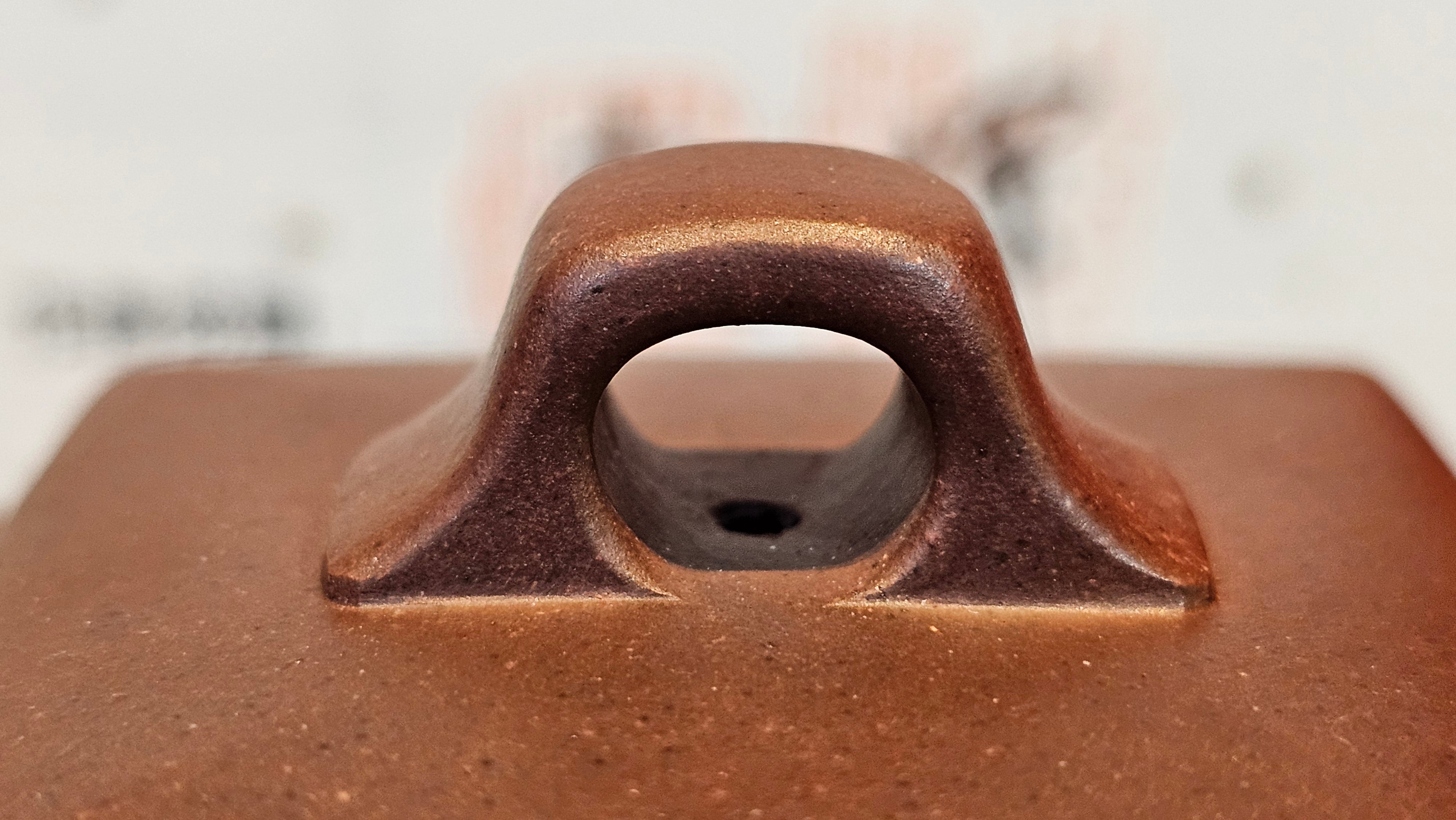 《亚明四方》"Ya Ming Si Fang", 195.5ml, Di Cao Qing Zi Ni, by L2A Senior Consummate Artist Yuan Hui 高级振兴技艺师兼高级工艺美术师～袁辉。 ~ Congratulations to Mr A.A.! 0235hrs 16hrs Nov 2025, Port Franks! Canada🇨🇦!