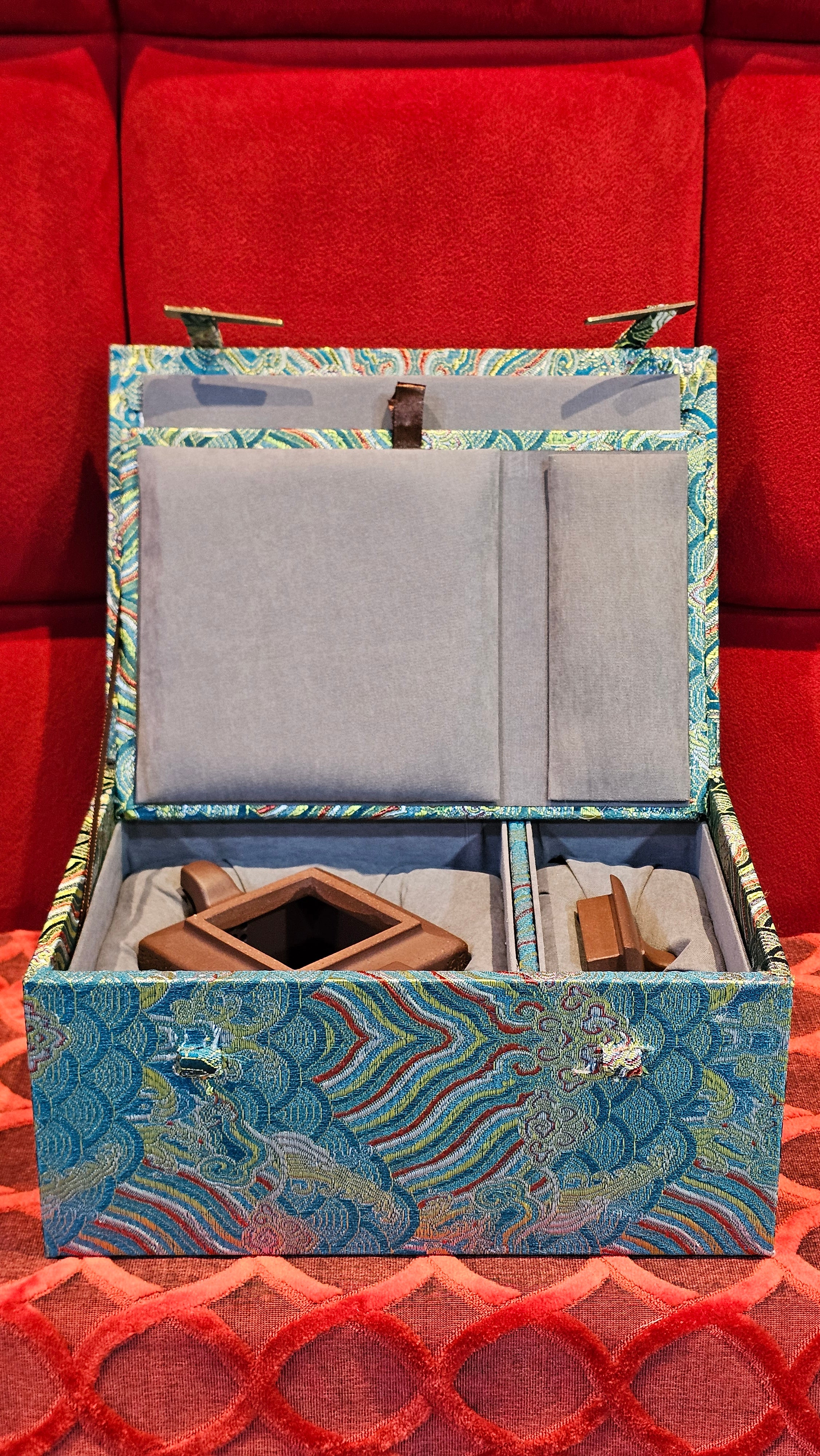 《亚明四方》"Ya Ming Si Fang", 195.5ml, Di Cao Qing Zi Ni, by L2A Senior Consummate Artist Yuan Hui 高级振兴技艺师兼高级工艺美术师～袁辉。 ~ Congratulations to Mr A.A.! 0235hrs 16hrs Nov 2025, Port Franks! Canada🇨🇦!