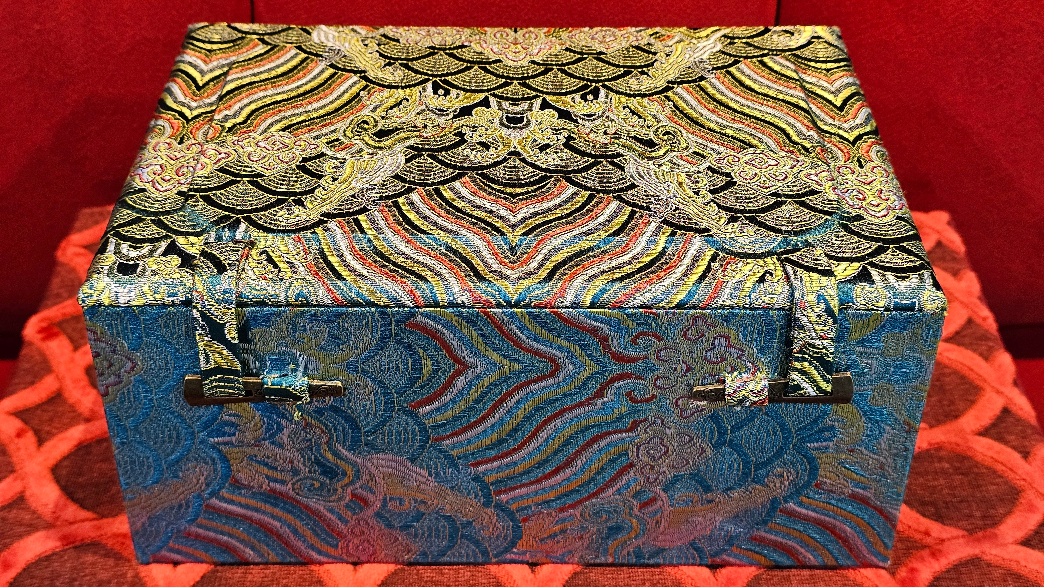 《亚明四方》"Ya Ming Si Fang", 195.5ml, Di Cao Qing Zi Ni, by L2A Senior Consummate Artist Yuan Hui 高级振兴技艺师兼高级工艺美术师～袁辉。 ~ Congratulations to Mr A.A.! 0235hrs 16hrs Nov 2025, Port Franks! Canada🇨🇦!