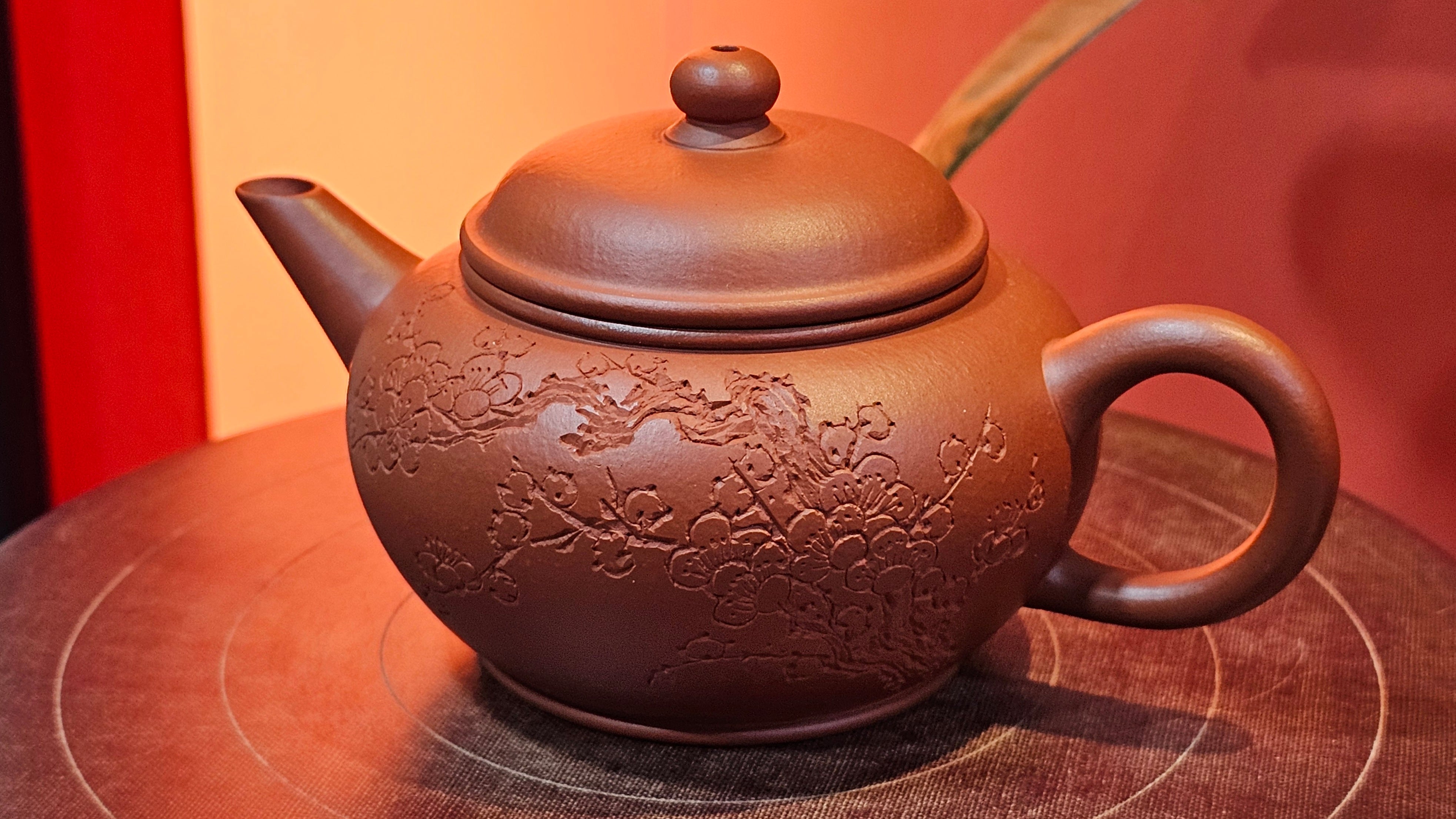 Shui Ping 水平, 152.3ml, Xiao Mei Yao Zhu Ni 小煤窑朱泥, by our Craftsman Chen Yue Fei 陈跃飞, Plum Blossoms Engraving by Craftsman Yi De Shu 一德书 ~ Congratulations to Ms A.J.! 1401hrs 18th Nov 2025, Esko! MN!