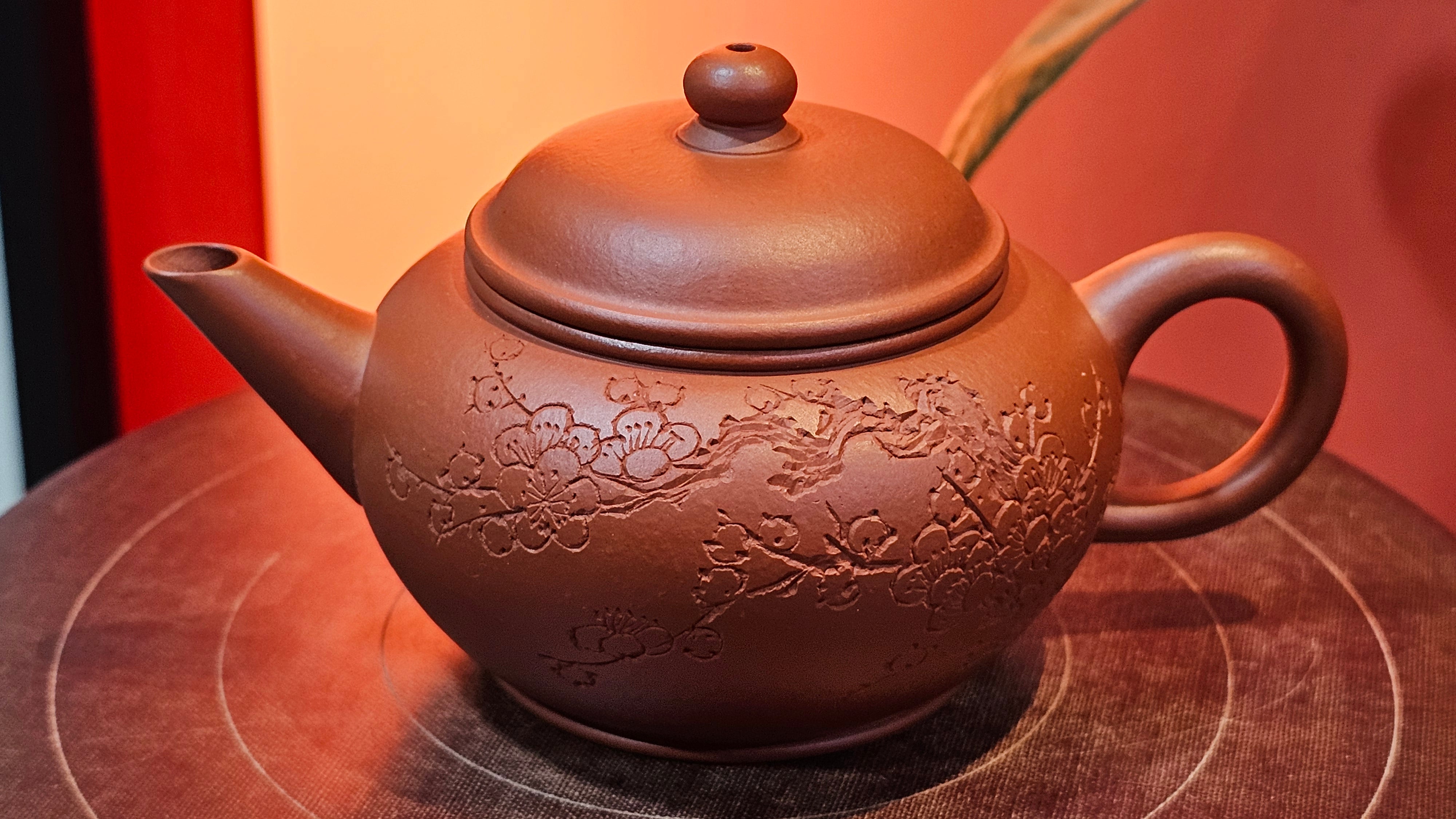 Shui Ping 水平, 152.3ml, Xiao Mei Yao Zhu Ni 小煤窑朱泥, by our Craftsman Chen Yue Fei 陈跃飞, Plum Blossoms Engraving by Craftsman Yi De Shu 一德书 ~ Congratulations to Ms A.J.! 1401hrs 18th Nov 2025, Esko! MN!