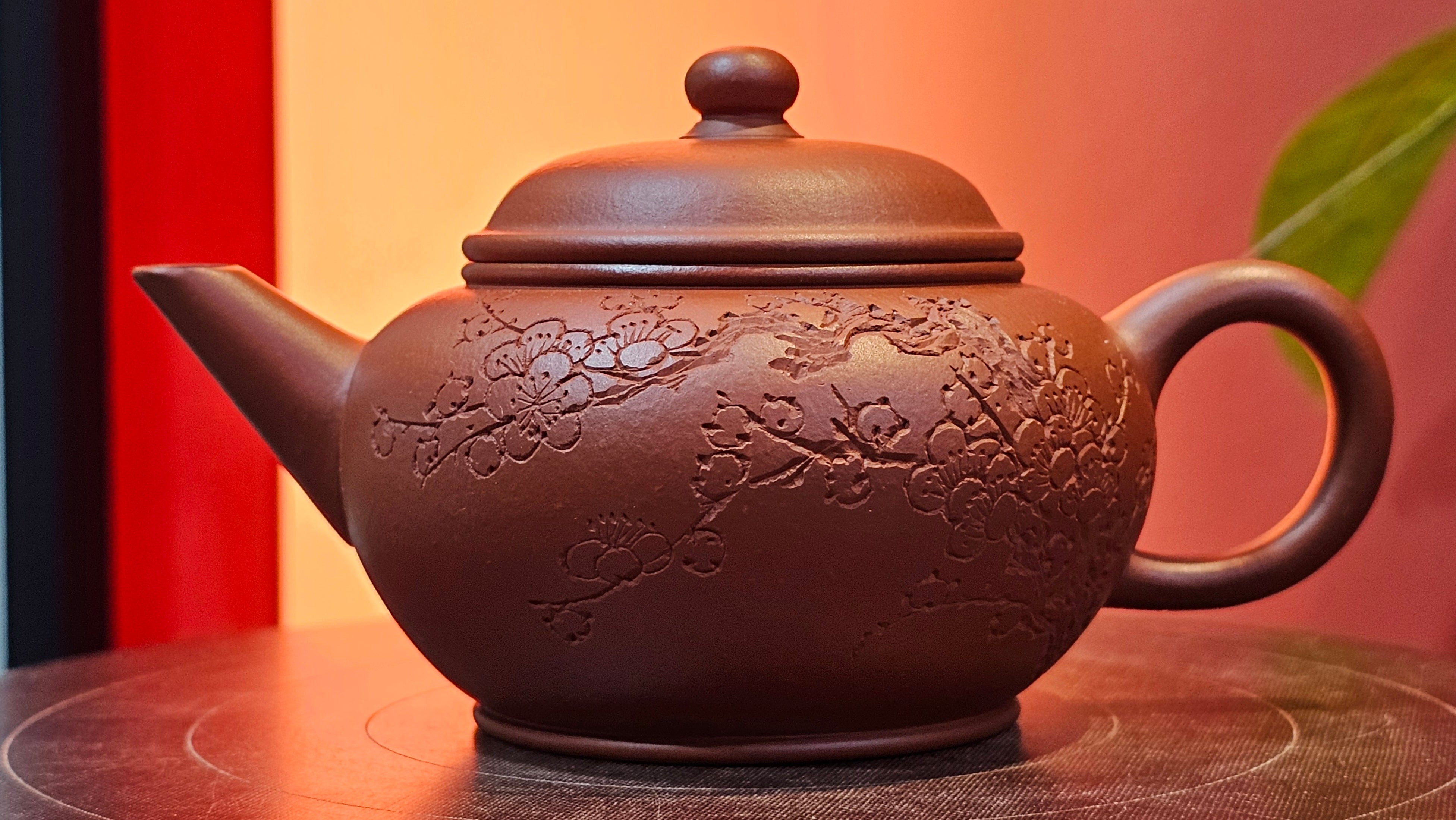 Shui Ping 水平, 152.3ml, Xiao Mei Yao Zhu Ni 小煤窑朱泥, by our Craftsman Chen Yue Fei 陈跃飞, Plum Blossoms Engraving by Craftsman Yi De Shu 一德书 ~ Congratulations to Ms A.J.! 1401hrs 18th Nov 2025, Esko! MN!