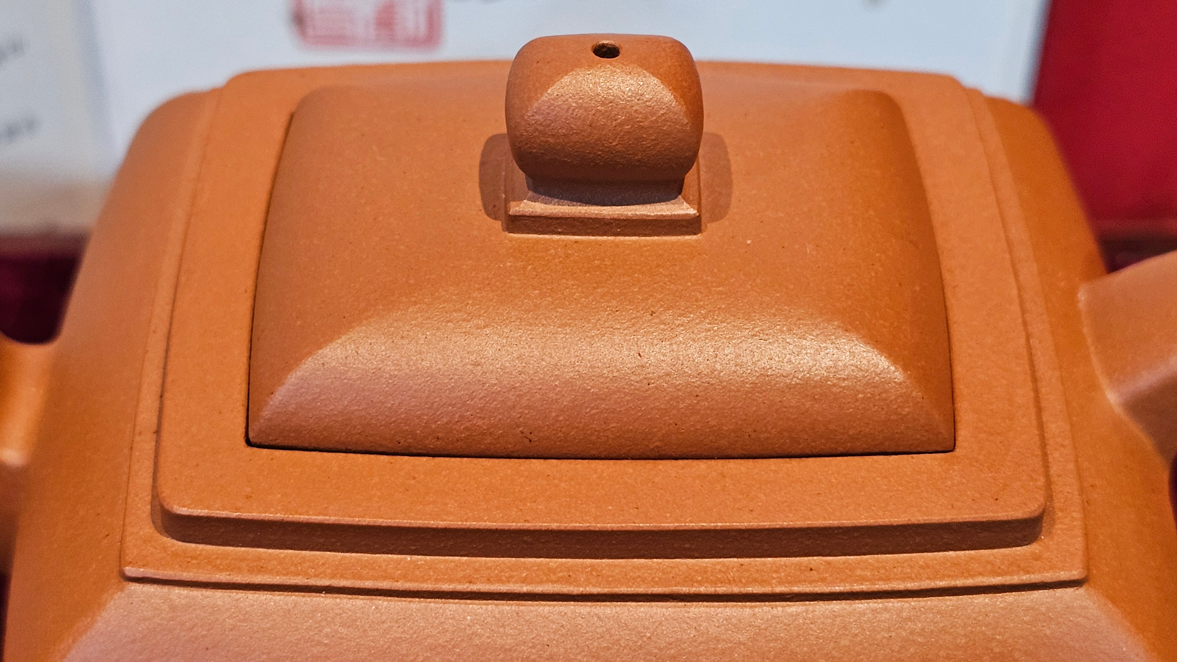 《丁卯壶》Ding Mao Hu, Xiao Hong Ni, 270ml, Crafted by Senior Consummate Master Yuan Hui ~ 高级振兴技艺师, 高级工艺美术师袁辉 ~ Completed Bespoke Commissioned work for, CONGRATULATIONS: Mr R.L.! Flintridge! CA!