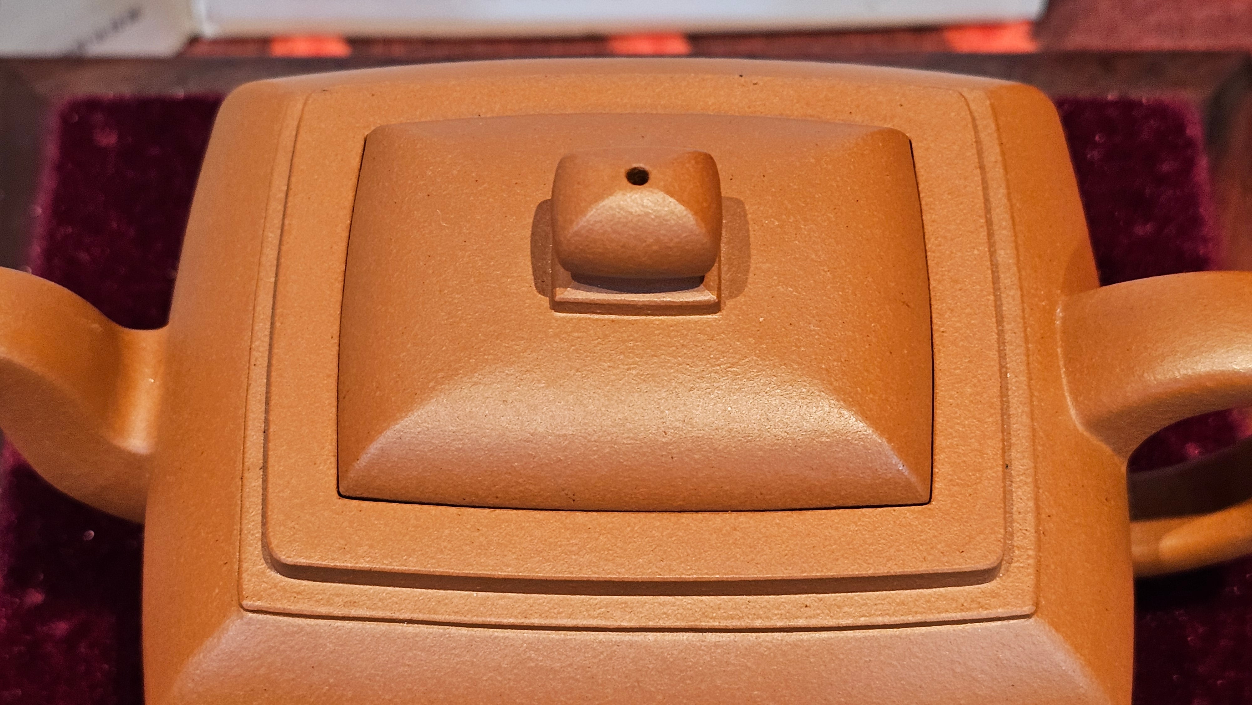 《丁卯壶》Ding Mao Hu, Xiao Hong Ni, 270ml, Crafted by Senior Consummate Master Yuan Hui ~ 高级振兴技艺师, 高级工艺美术师袁辉 ~ Completed Bespoke Commissioned work for, CONGRATULATIONS: Mr R.L.! Flintridge! CA!