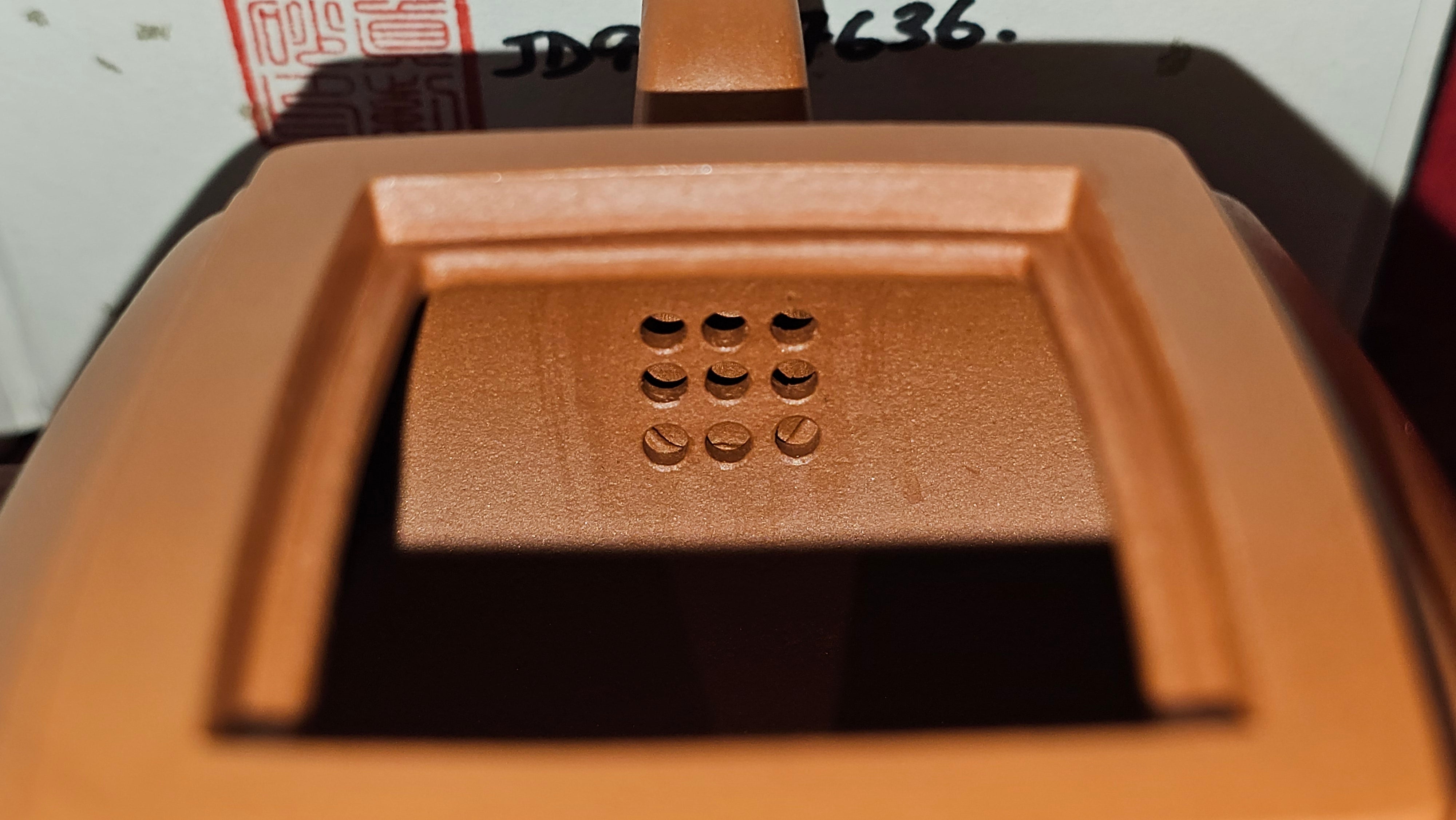 《丁卯壶》Ding Mao Hu, Xiao Hong Ni, 270ml, Crafted by Senior Consummate Master Yuan Hui ~ 高级振兴技艺师, 高级工艺美术师袁辉 ~ Completed Bespoke Commissioned work for, CONGRATULATIONS: Mr R.L.! Flintridge! CA!