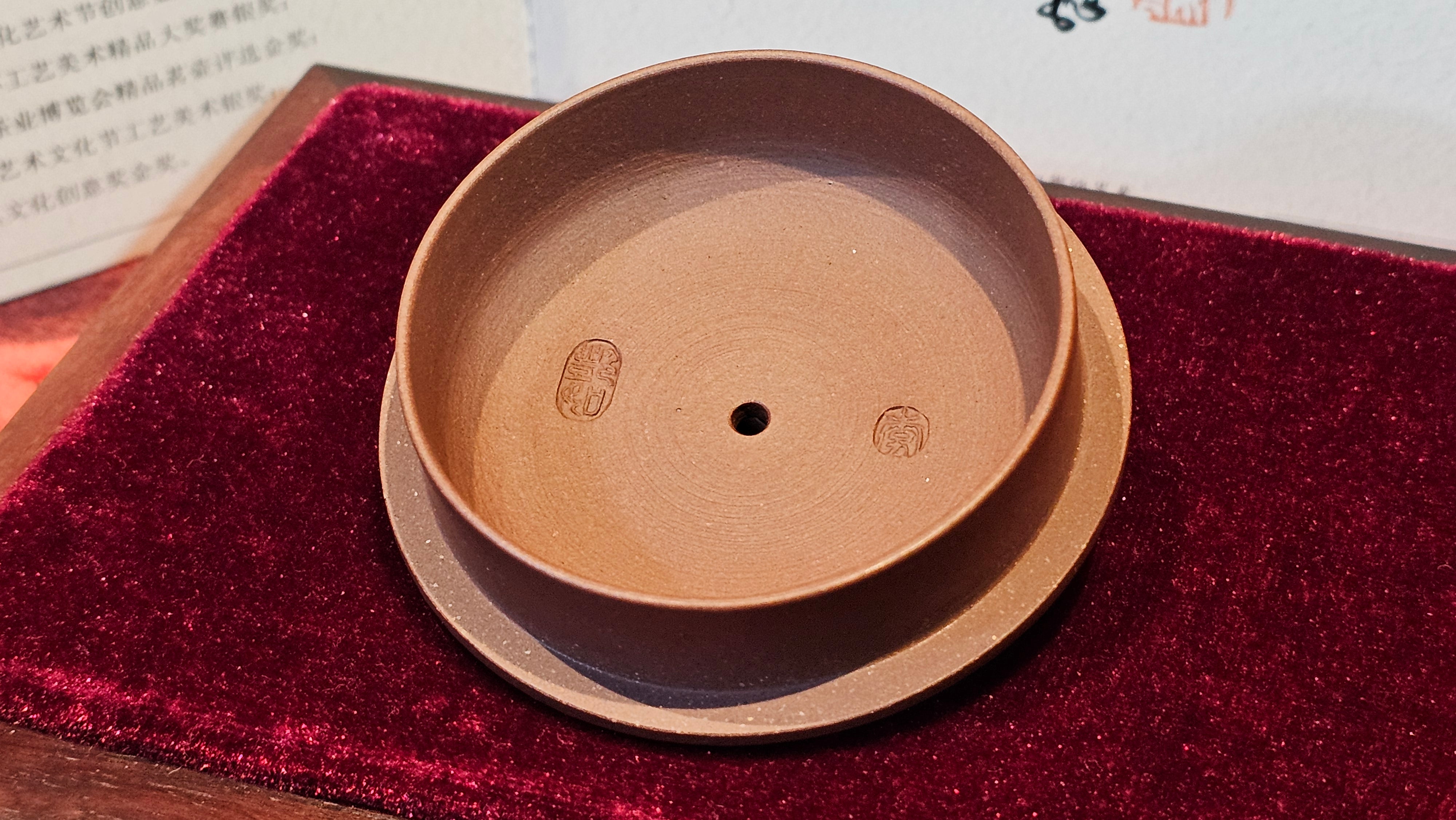 《小满》"Xiao Man", 312.3ml, Di Cao Qing Zi Ni 底槽青紫泥 ~ Crafted by L3A Consummate Master Artist Li Yan Ru 李艳如, Engraving by Artist Luo Ren 洛人 ~ Congratulations!to Mr S.M.! 2315hrs 24th Nov 2025, Séméac! France🇫🇷!