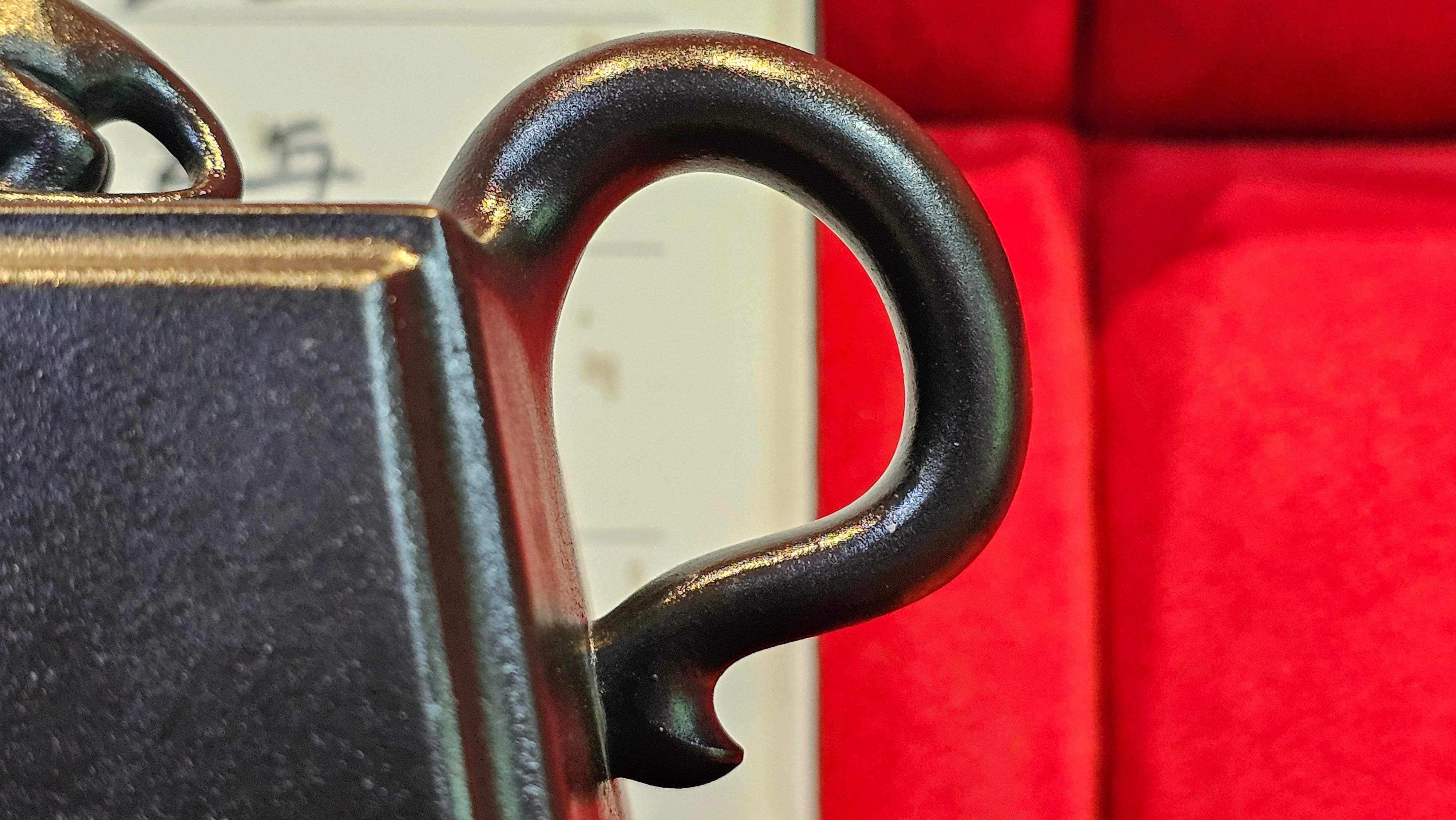 《风云之豹》"Feng Yun Zhi Bao", Di Cao Qing ~ Wu Hui Shao 底槽青~焐灰烧, 226.5ml, by L2A Senior Consummate Artist Yuan Hui 高级振兴技艺师兼高级工艺美术师～袁辉 ~ Congratulations to Mr A.A.! 1748hrs 21st Nov 2025, Port Franks! Canada🇨🇦!