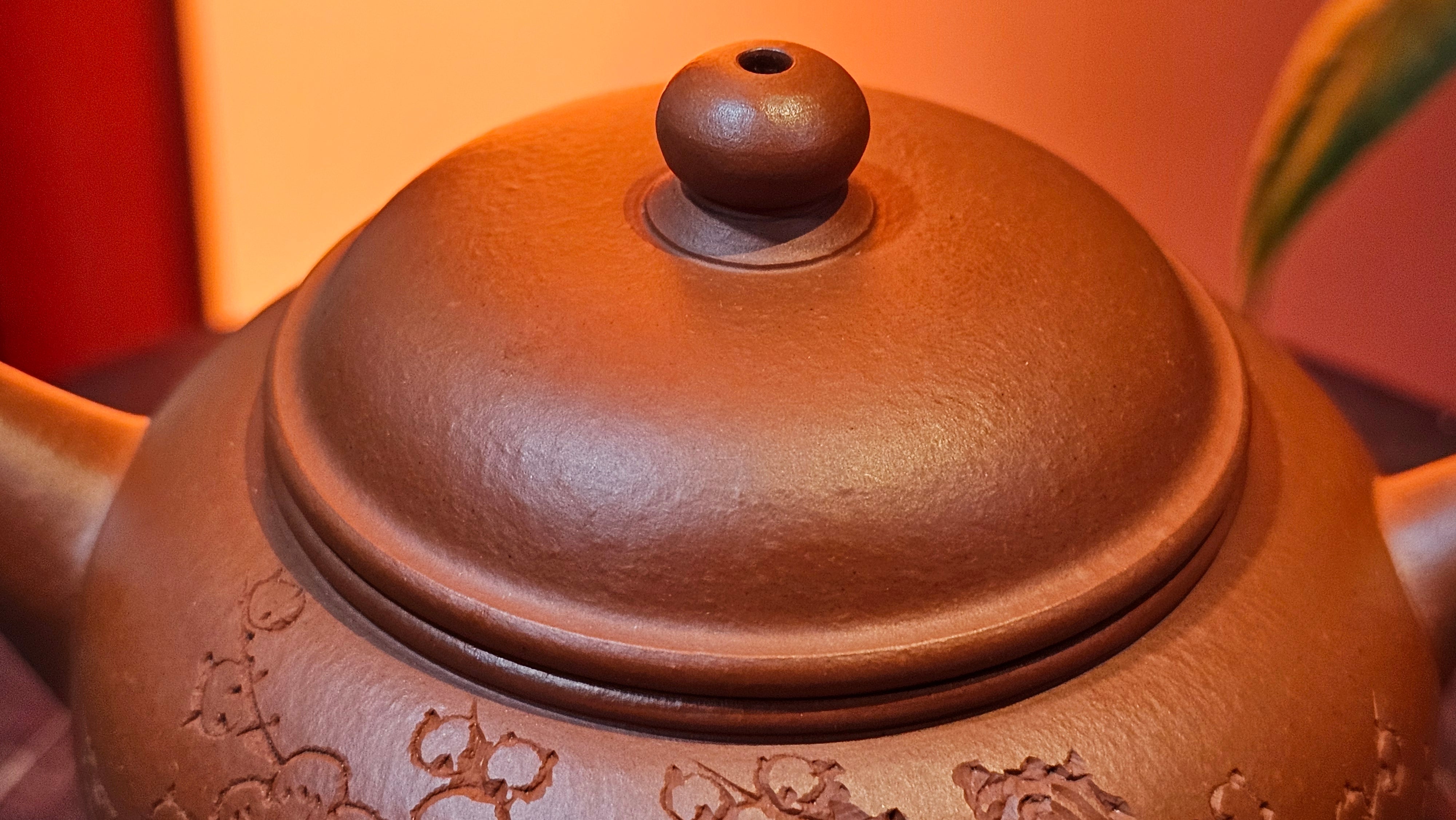 Shui Ping 水平, 152.3ml, Xiao Mei Yao Zhu Ni 小煤窑朱泥, by our Craftsman Chen Yue Fei 陈跃飞, Plum Blossoms Engraving by Craftsman Yi De Shu 一德书 ~ Congratulations to Ms A.J.! 1401hrs 18th Nov 2025, Esko! MN!