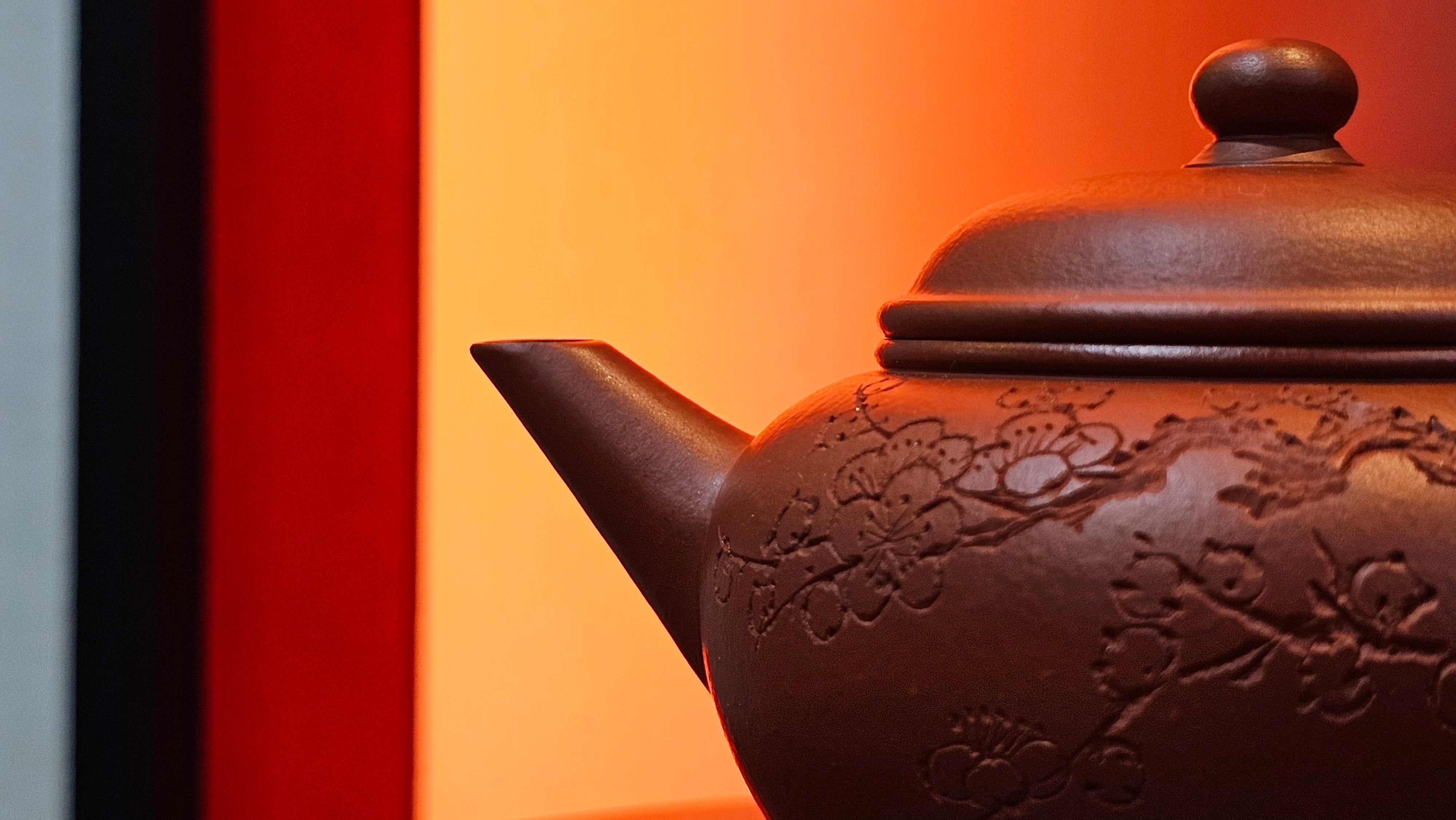 Shui Ping 水平, 152.3ml, Xiao Mei Yao Zhu Ni 小煤窑朱泥, by our Craftsman Chen Yue Fei 陈跃飞, Plum Blossoms Engraving by Craftsman Yi De Shu 一德书 ~ Congratulations to Ms A.J.! 1401hrs 18th Nov 2025, Esko! MN!