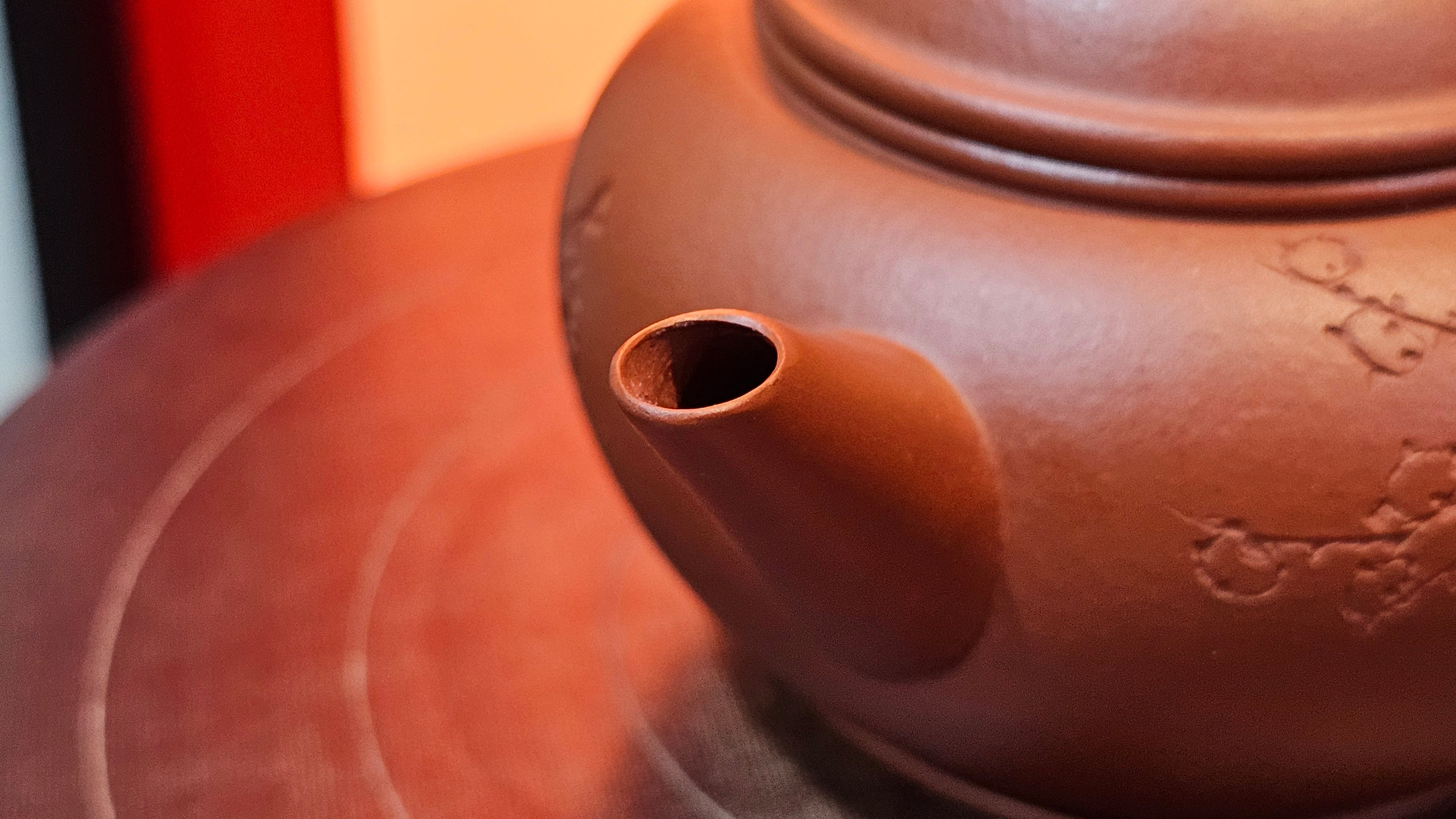 Shui Ping 水平, 152.3ml, Xiao Mei Yao Zhu Ni 小煤窑朱泥, by our Craftsman Chen Yue Fei 陈跃飞, Plum Blossoms Engraving by Craftsman Yi De Shu 一德书 ~ Congratulations to Ms A.J.! 1401hrs 18th Nov 2025, Esko! MN!