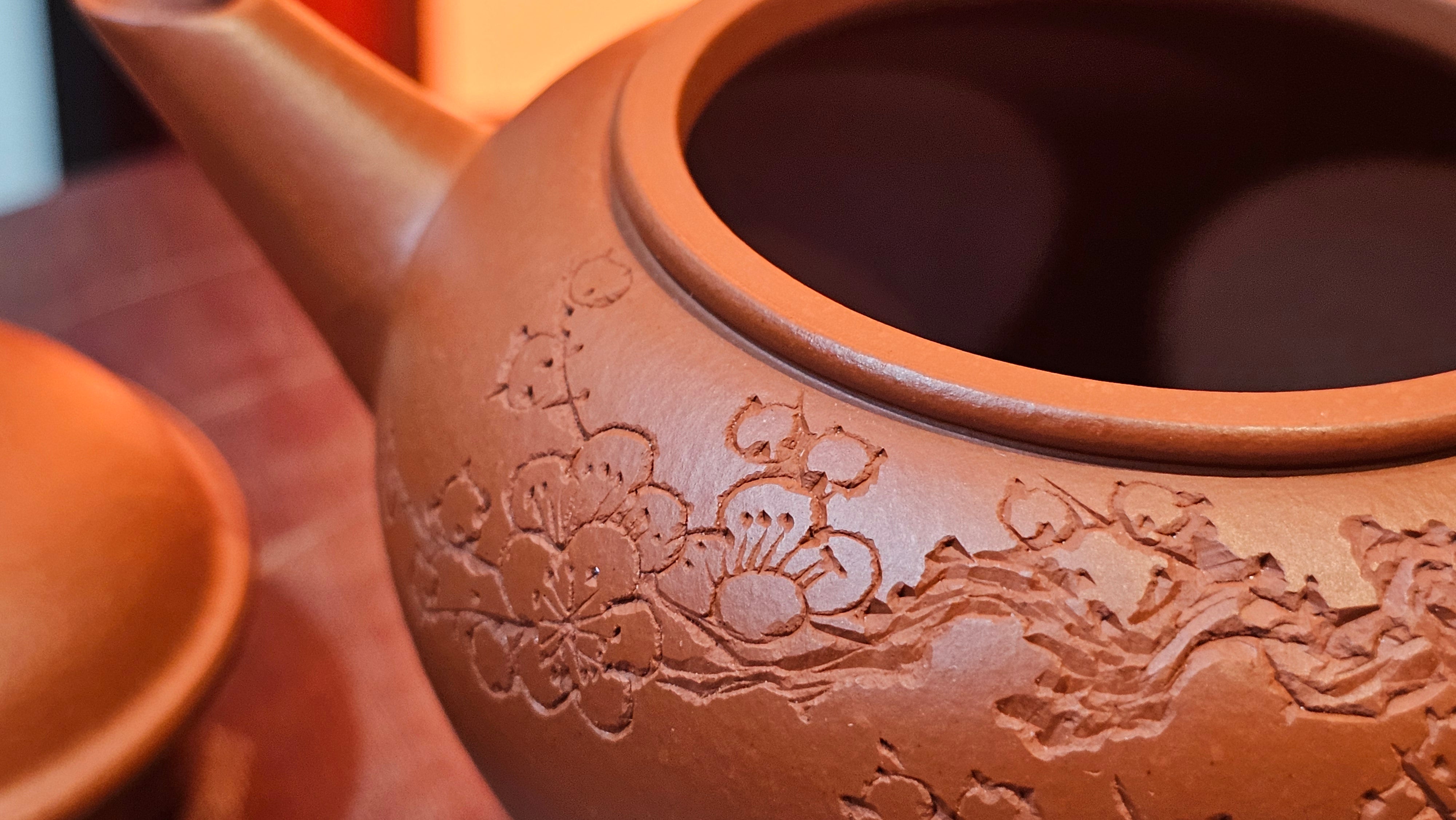 Shui Ping 水平, 152.3ml, Xiao Mei Yao Zhu Ni 小煤窑朱泥, by our Craftsman Chen Yue Fei 陈跃飞, Plum Blossoms Engraving by Craftsman Yi De Shu 一德书 ~ Congratulations to Ms A.J.! 1401hrs 18th Nov 2025, Esko! MN!