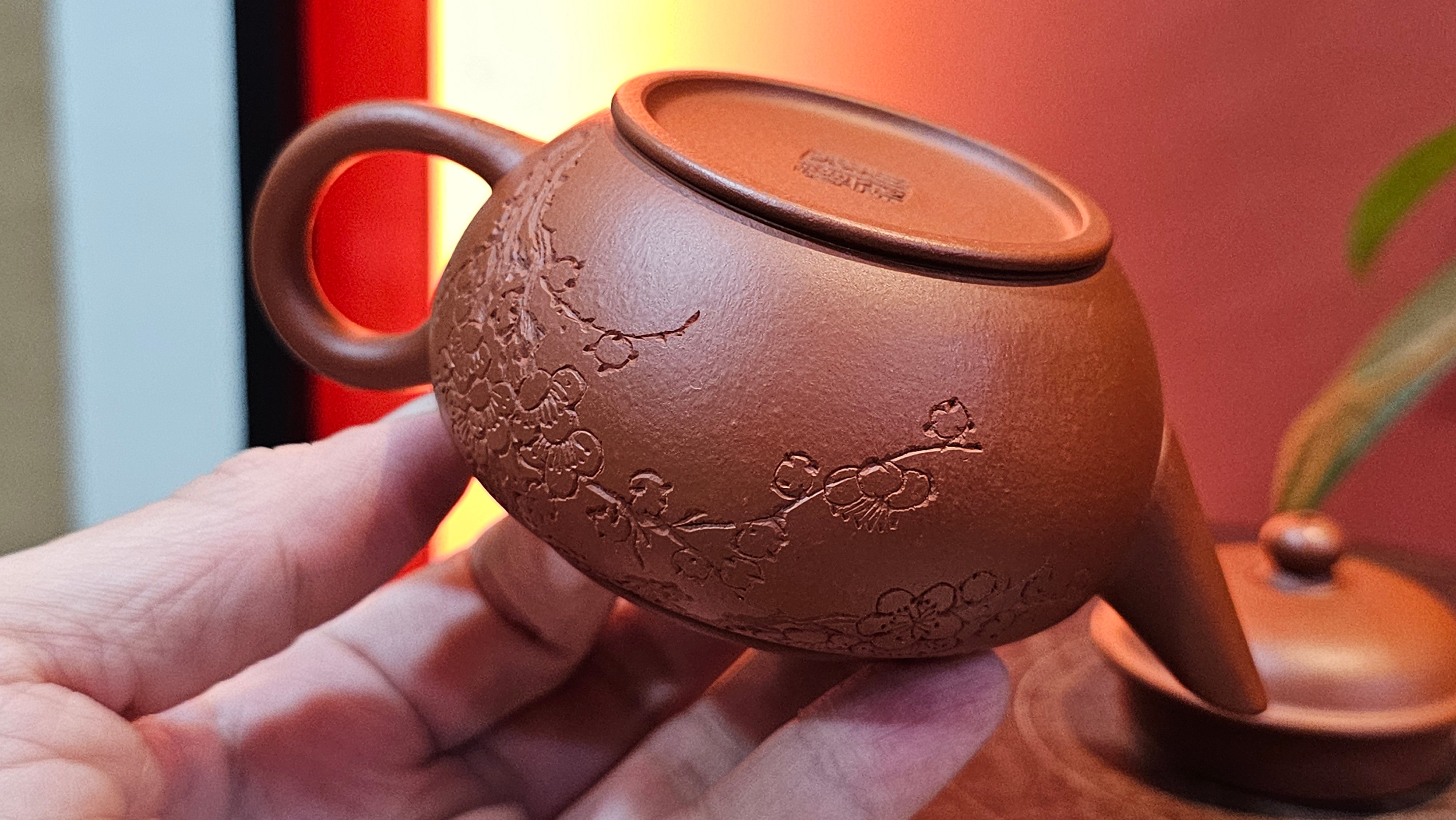 Shui Ping 水平, 152.3ml, Xiao Mei Yao Zhu Ni 小煤窑朱泥, by our Craftsman Chen Yue Fei 陈跃飞, Plum Blossoms Engraving by Craftsman Yi De Shu 一德书 ~ Congratulations to Ms A.J.! 1401hrs 18th Nov 2025, Esko! MN!